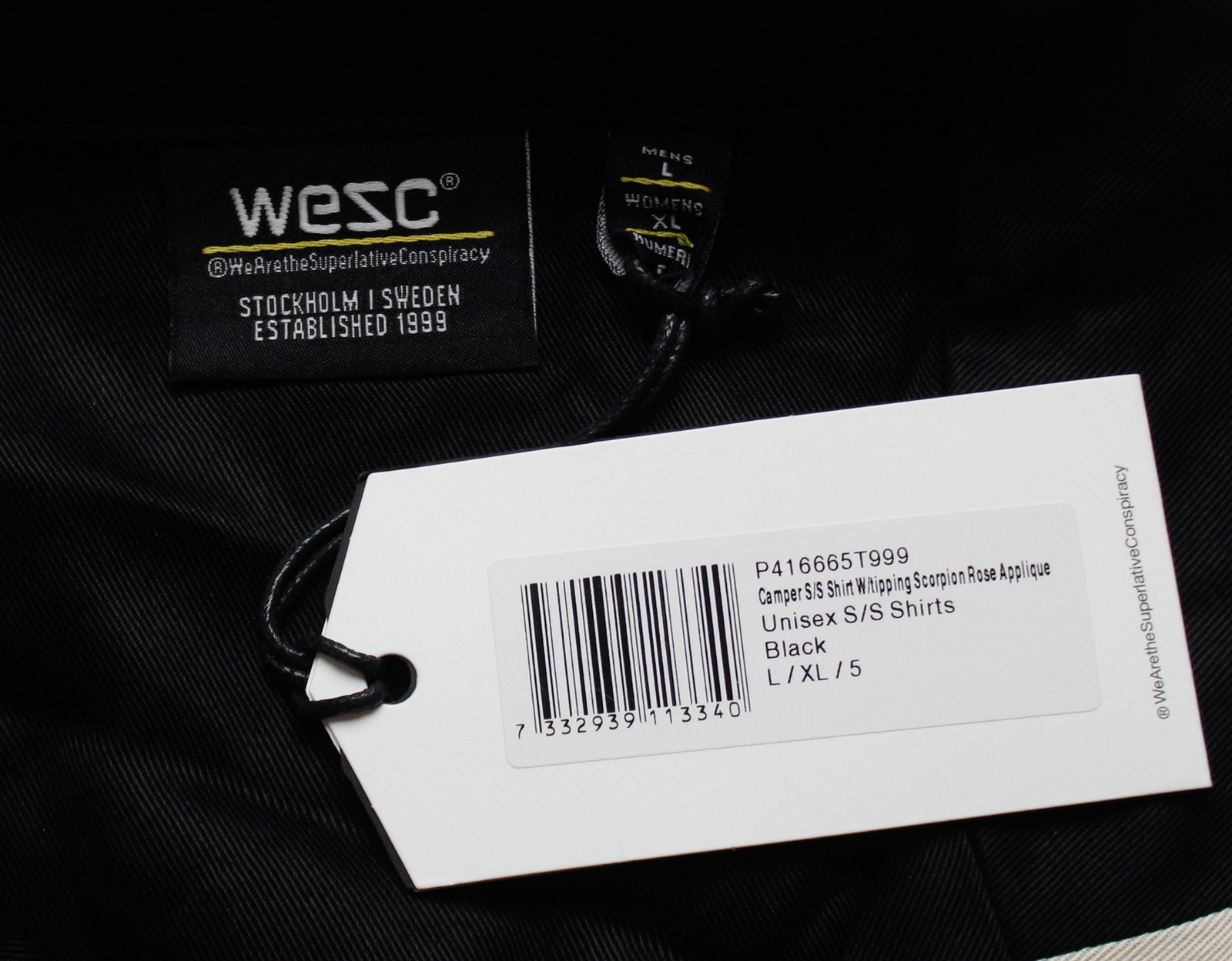 WESC Men’s Camper Scorpion Rose Applique Button Down Top EJ3 Black Size L/XL
