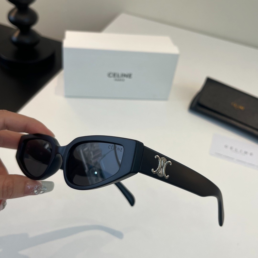 Celine CL40282U 01B Triomphe Sunglasses Black Silver Logo 53‑18‑140
