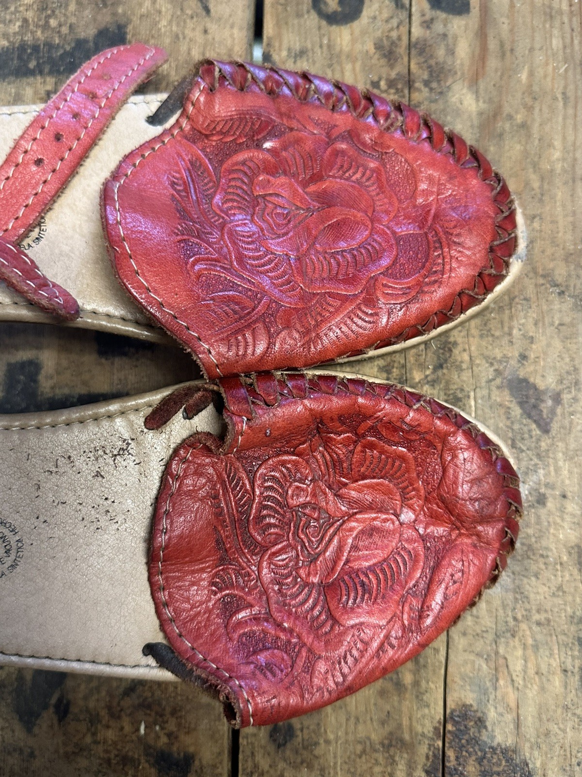 BEAUTIFUL MEXICAN style sandals size 10.5/11 Red Rose pattern. Please see pics.