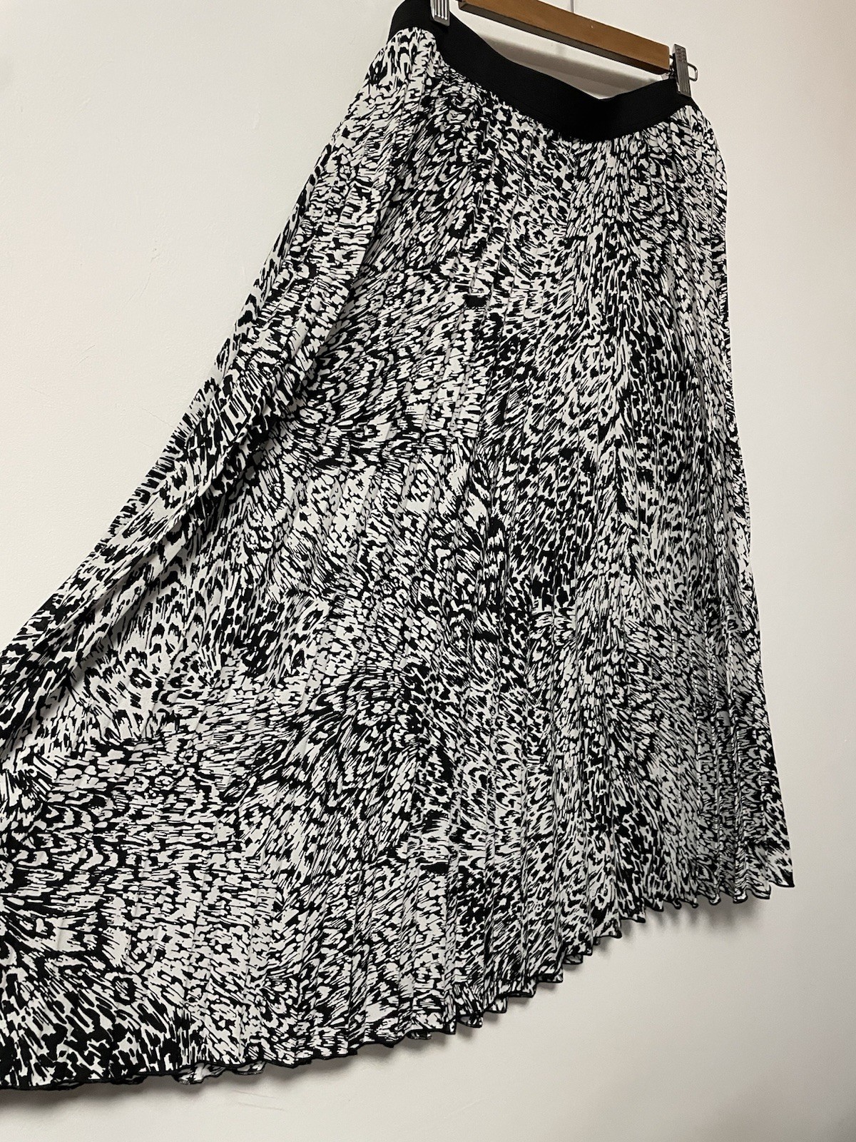 Monsoon Pleated Skirt Mini Length Size L Large Animal Print Elastic Waist