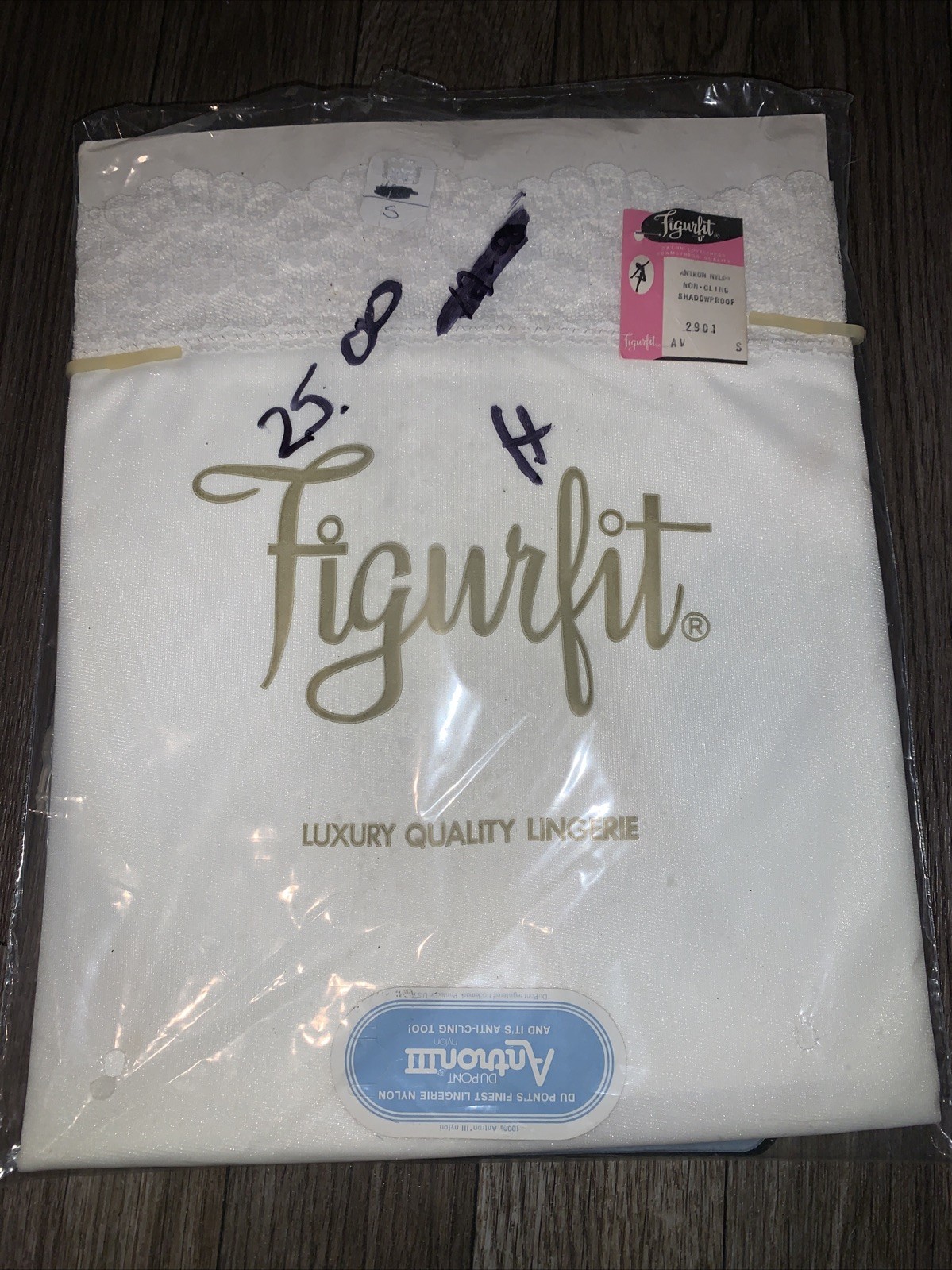 VINTAGE FIGURFIT NYLON 32 LONG HALF SLIP Small NOS Antron3