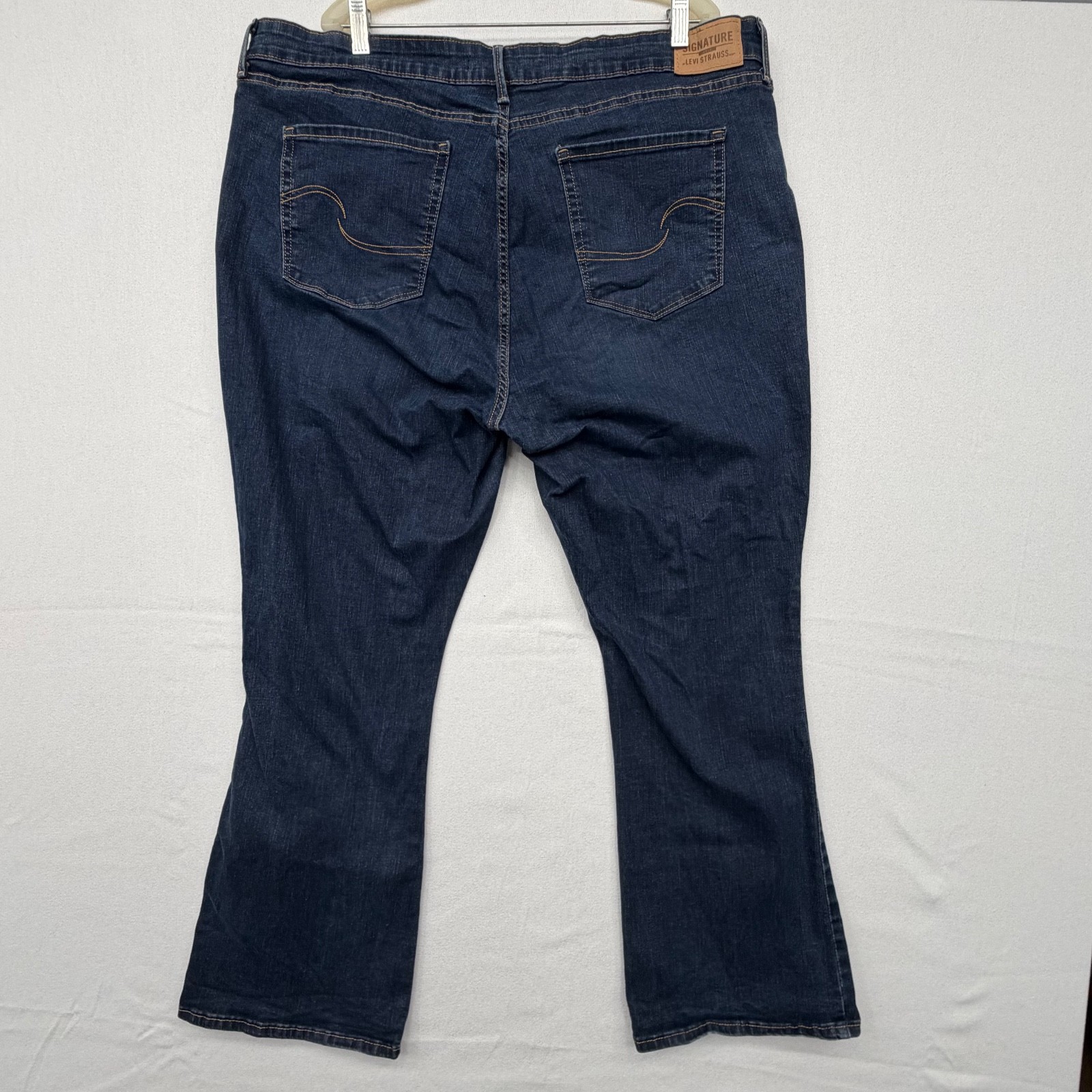 Levi Strauss Signature Gold 20S Mid Rise Bootcut Women’s Jeans 35×30