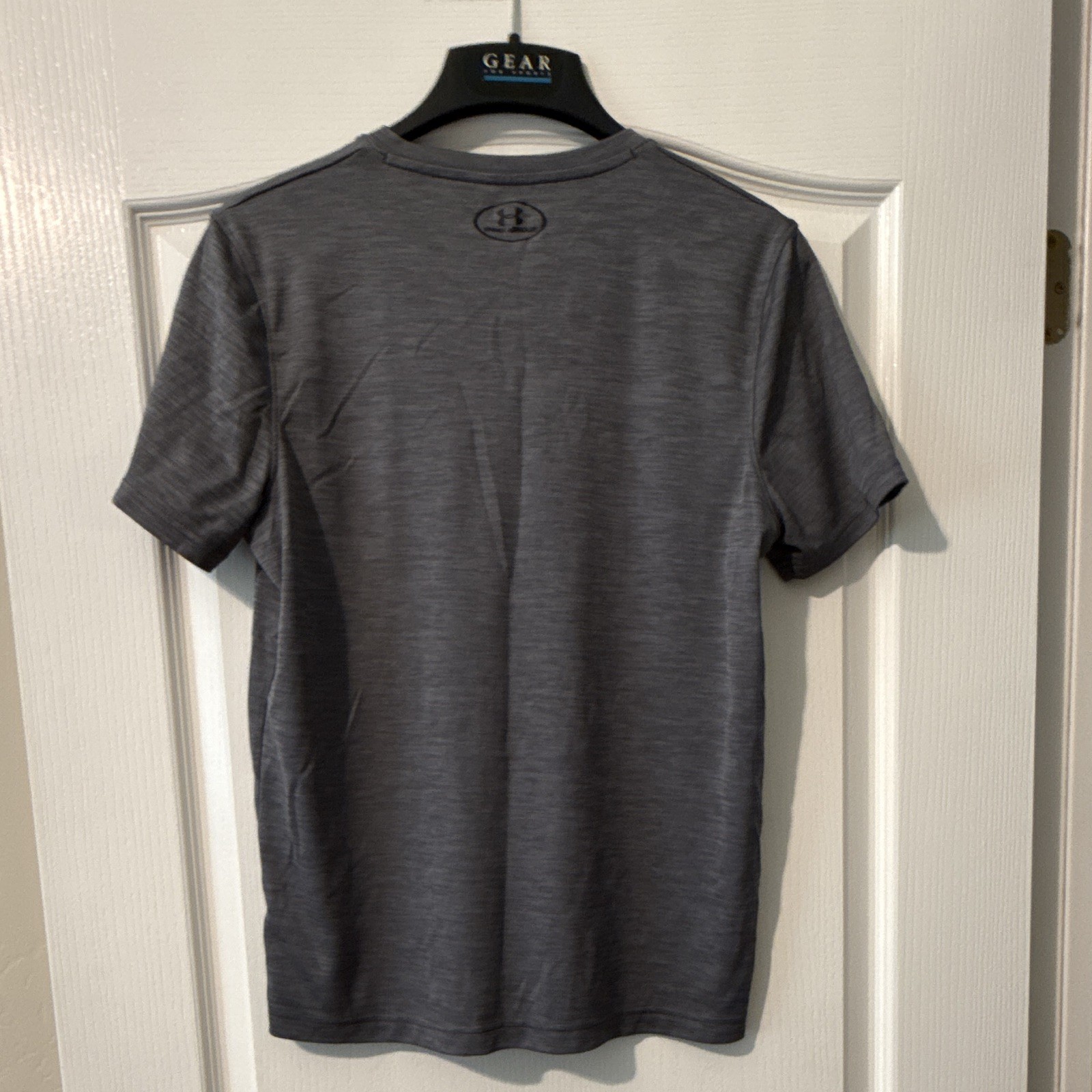 Under Armour HeatGear Men’s L Gray V-Neck Lightweight Polyester Jersey Tee