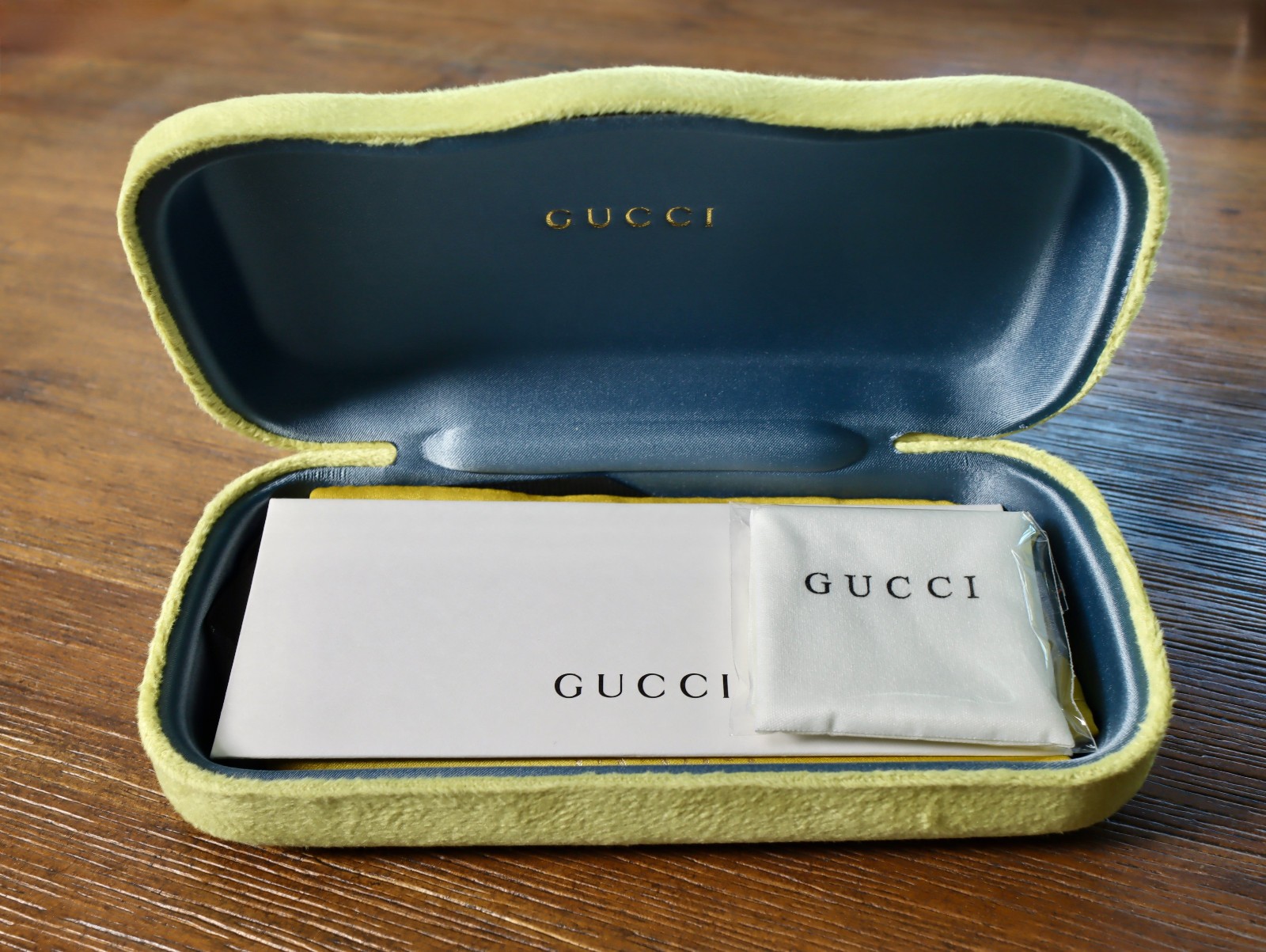 Gucci GG0593SK 001 59mm Oversized Square Sunglasses in Black/Gold and Gray Lens