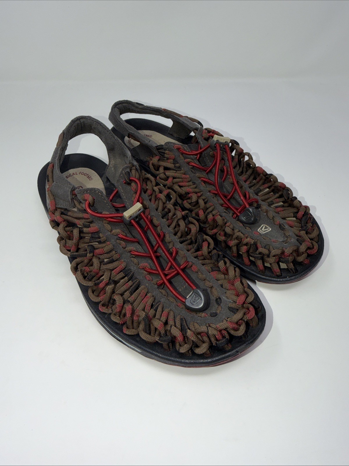 Keen UNEEK Sandals Men’s 9.5 Brown Red Woven Bungee Cord Water Hiking
