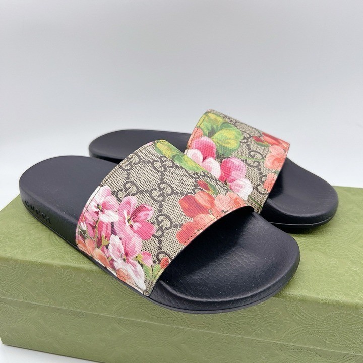 Gucci GG Bloom Supreme Floral Slides Sandals Womens EU 37 US 7- Authentic