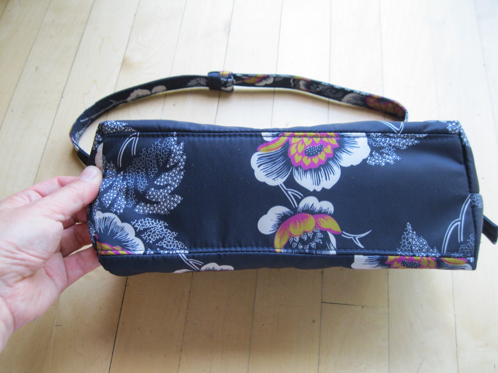 Vera Bradley Roxbury Crescent Nylon Shoulder Handbag Seurat Floral NWOT