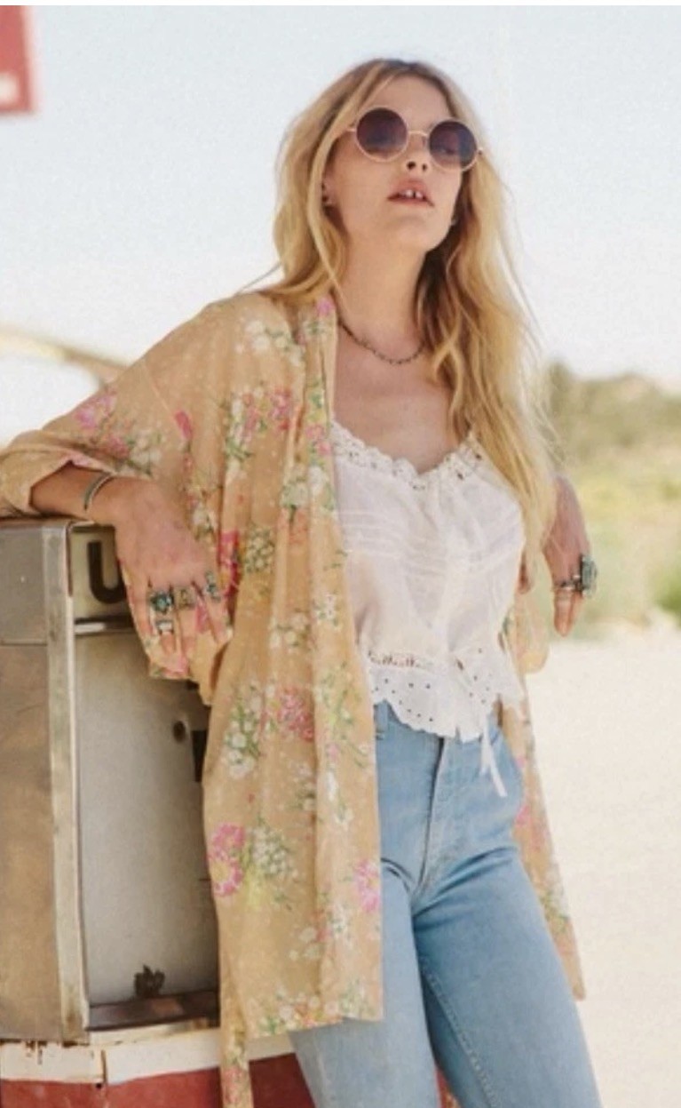 Spell & the Gypsy Sundancer Blush Short Robe Kimono Sz OS Missing Belt
