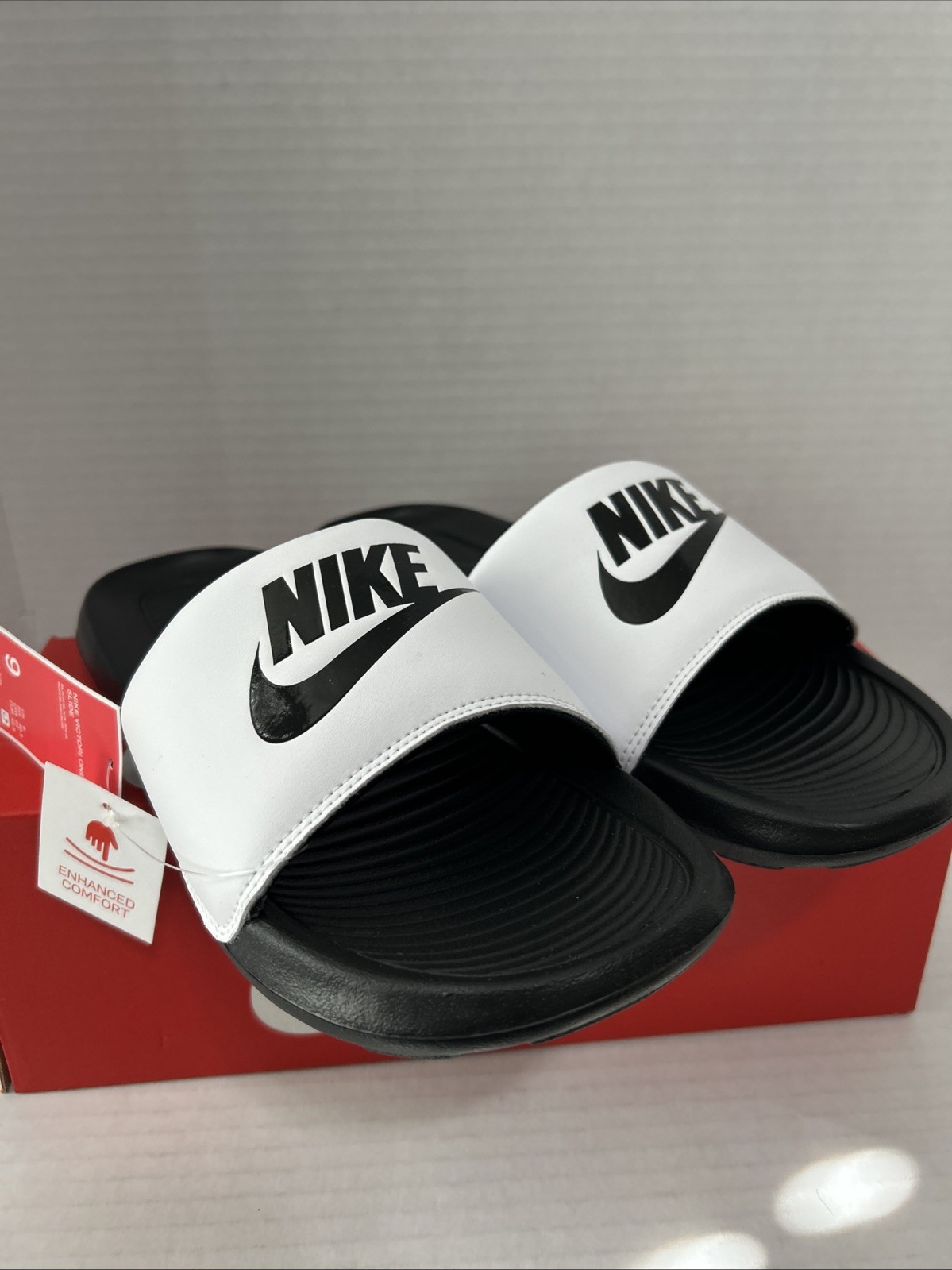 NWT NIKE VICTORI ONE AUTHENTIC MEN’S SLIP ON SLIDES SANDALS Mens 9