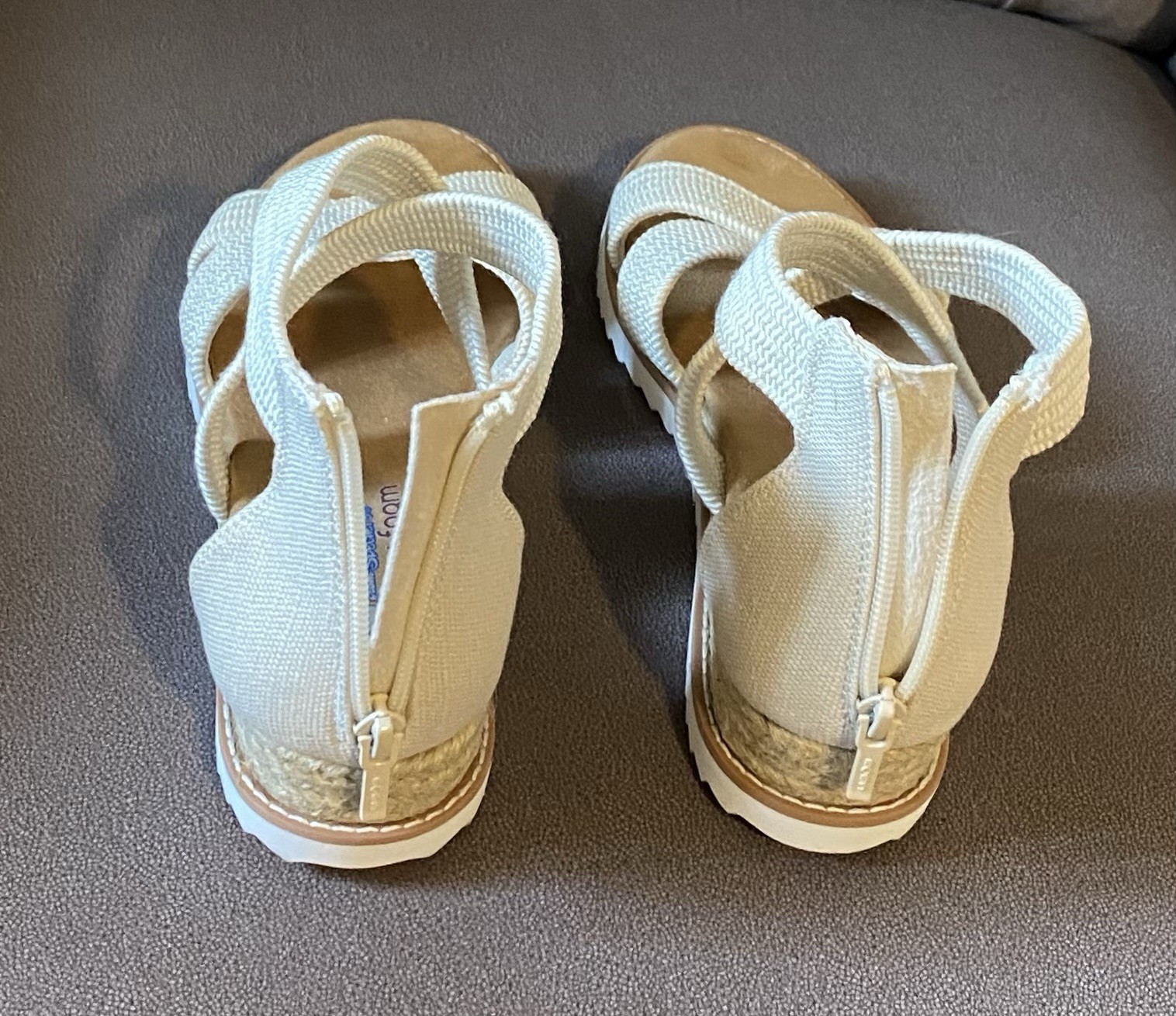 BOBS Desert Kiss Sandals Cream Memory Foam Footbed Women’s Size 7.5