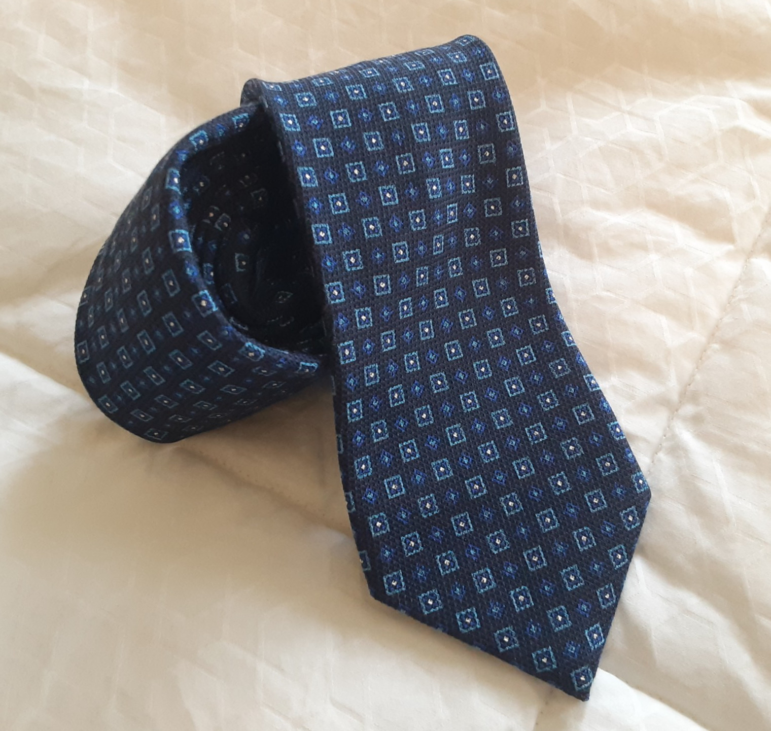 Brioni Silk Jacquard Tie 3.25″ x 61″ Navy Blue Foulard Handmade in Italy