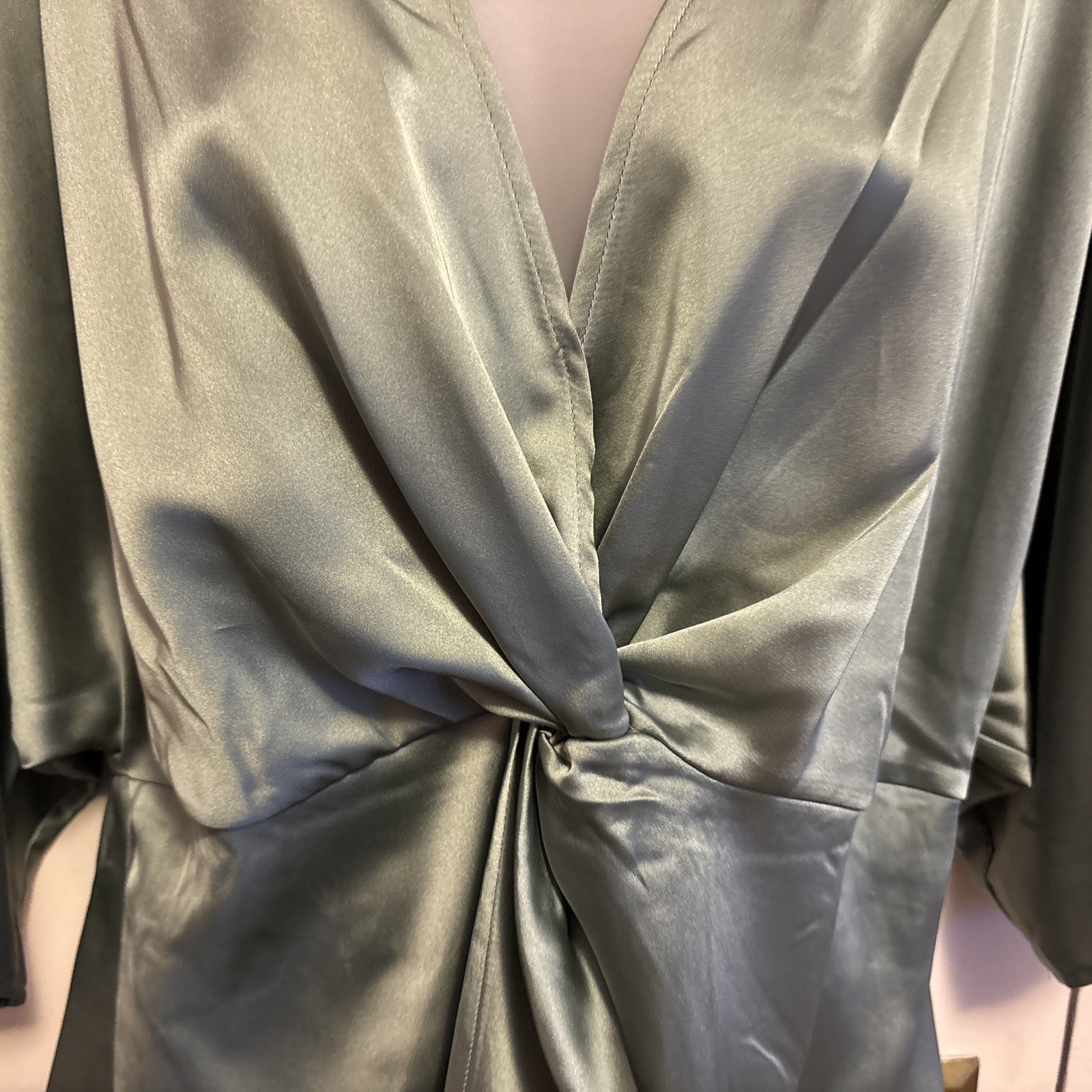 Pleione Satin Green Sz Large Blouse Front Twist short Sleeve Vneck Women’s