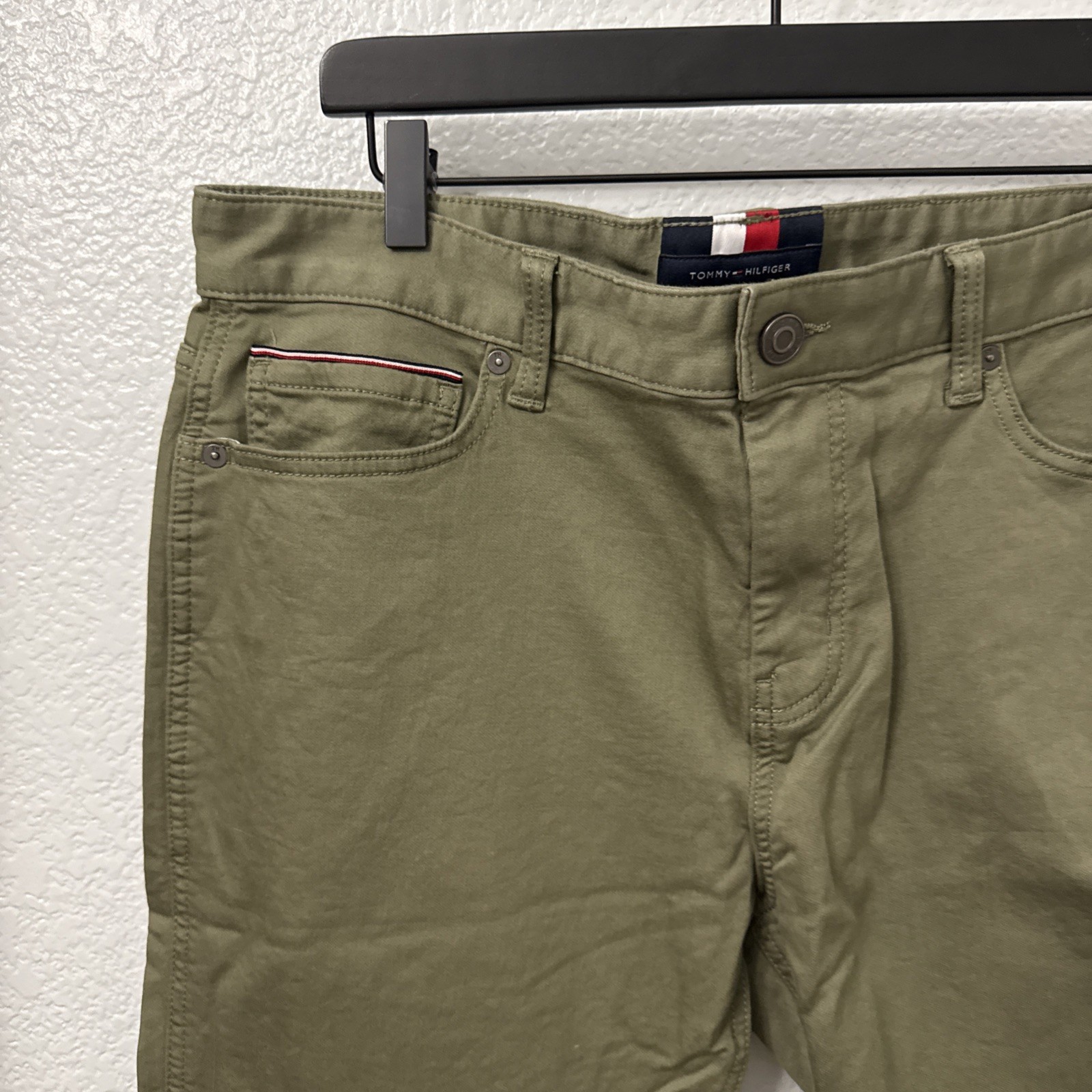 Tommy Hilfiger THFlex Men’s Olive Green Chino Size 34×32 Stretch Straight Slim