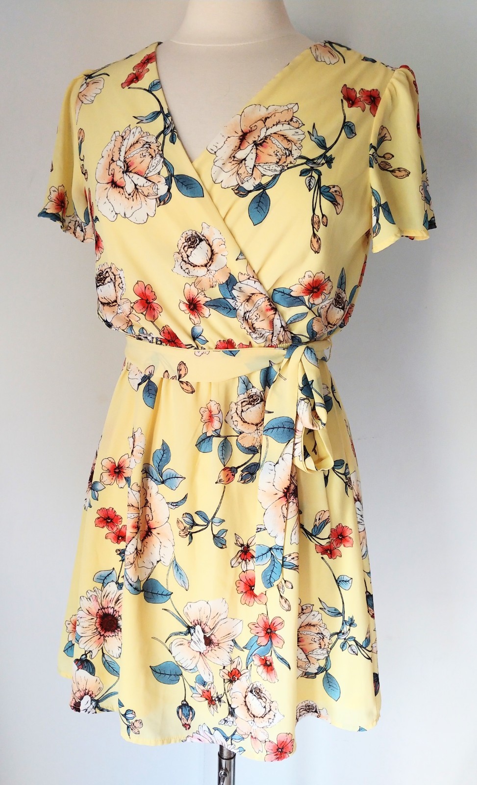 A.U.W. Yellow Floral Chiffon Belted Surplice Dress Size Small