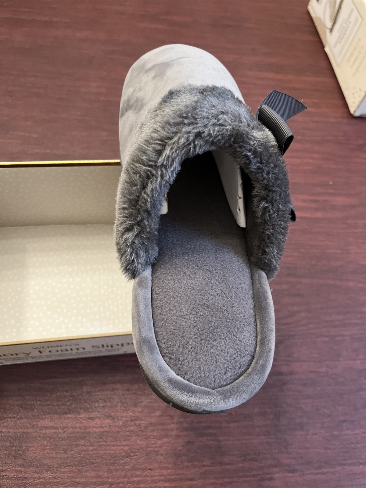 Totes Toasties Super Soft Ash Gray With Bow Women’s Size Large 8-9 NEW