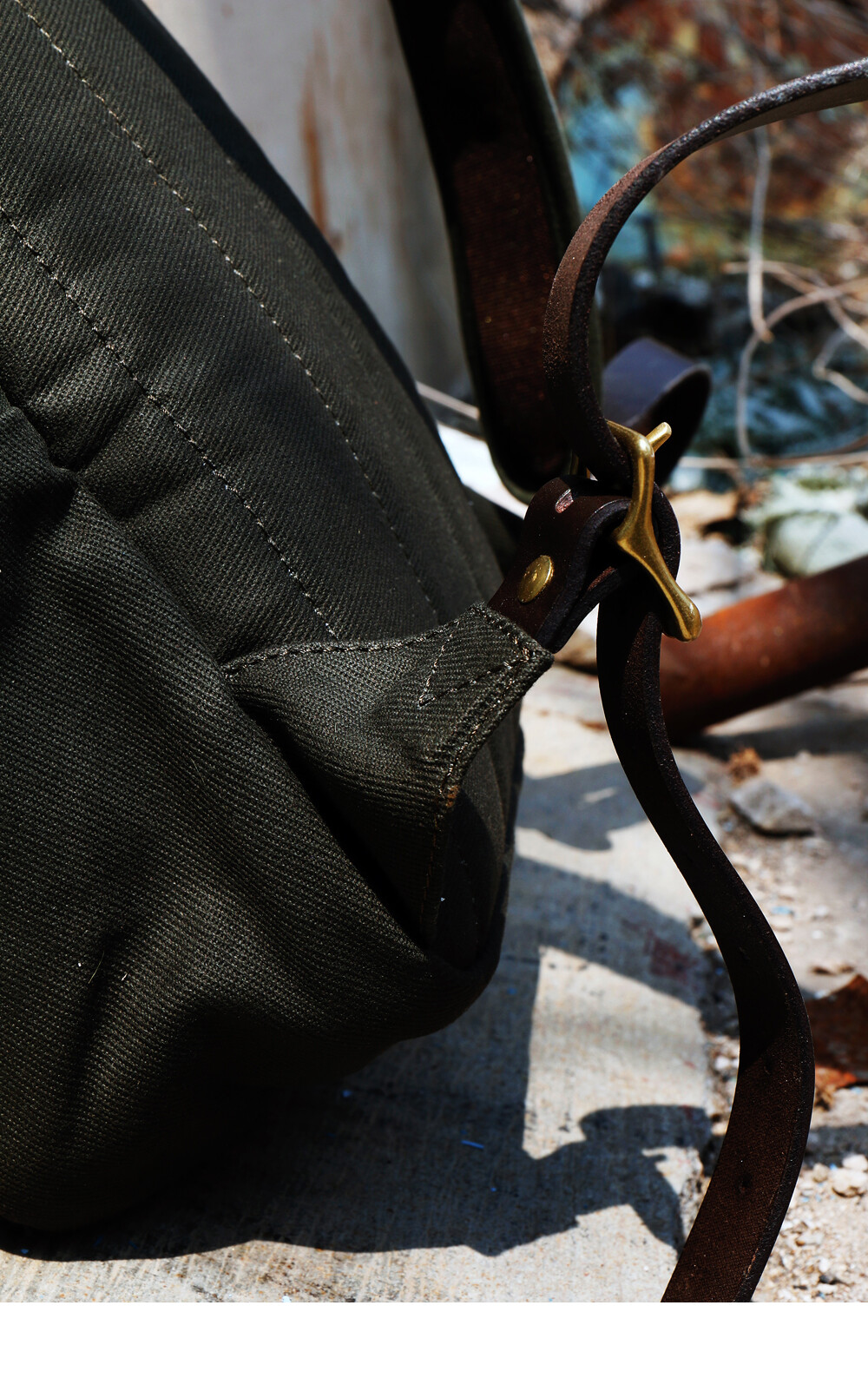 Water-repellent Heavy Wax Canvas 70307 Unisex Retro Backpack Computer Bag