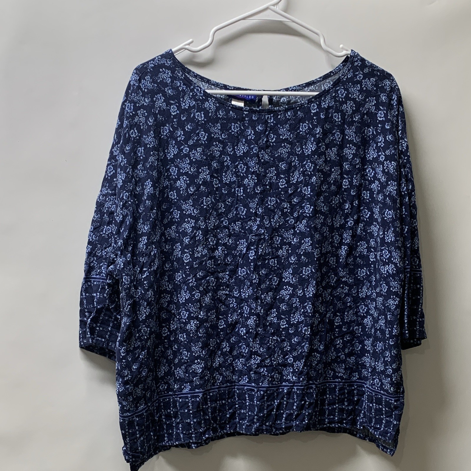 Simply Styled by Sears Women’s XL Blue Floral 3/4 Sleeve Round Neck Zip Blouse