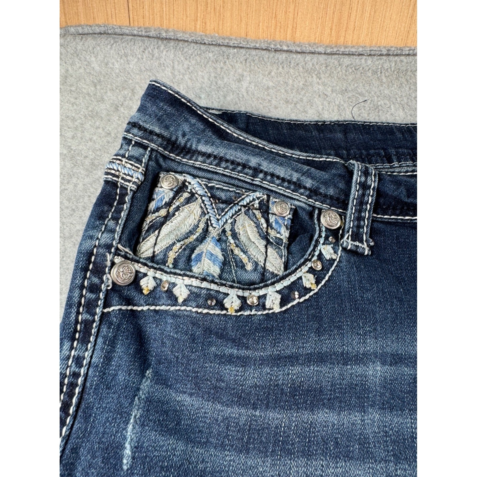 Grace in LA Easy Fit Embroidered Bootcut Jeans Dark Wash Size 34 Womens