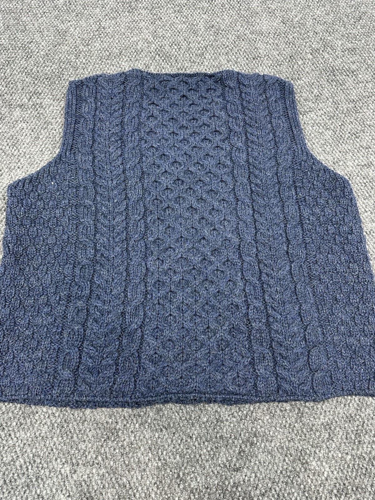 Vintage John Molloy Donegal Ireland Mens Large 100% Wool Cable Knit Sweater Vest