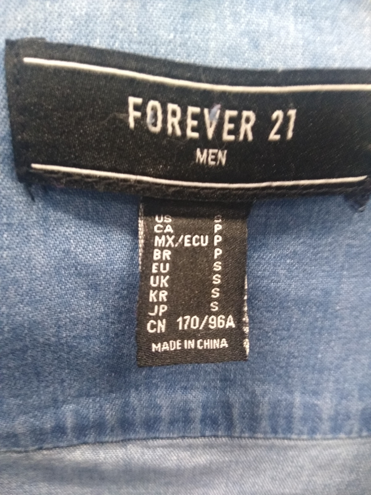 FOREVER 21 Men’s longsleeve shirt, SZ small, blue, 2 button cuff & closure