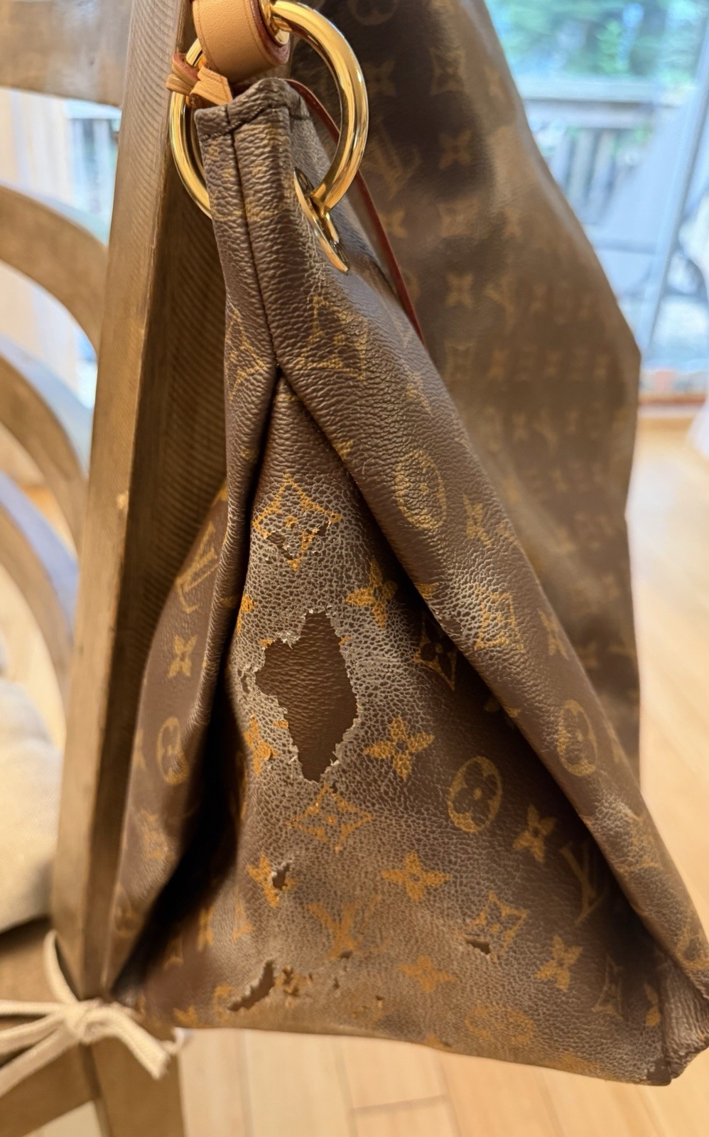 Authentic LOUIS VUITTON Monogram Artsy MM Shoulder Bag w/ original receipt.