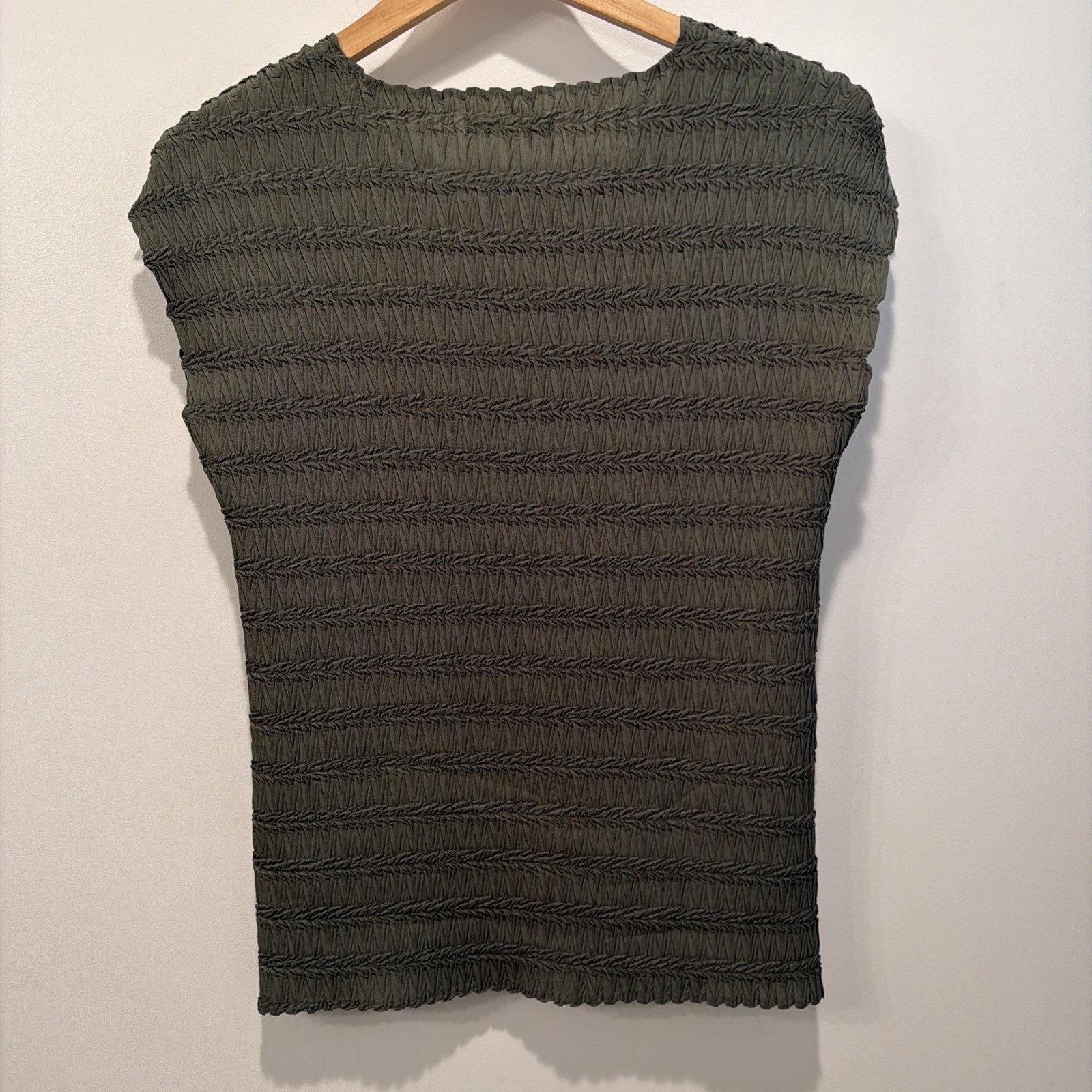 Tahari Solid Olive Crew Neck Cap Sleeve Pullover Top, M
