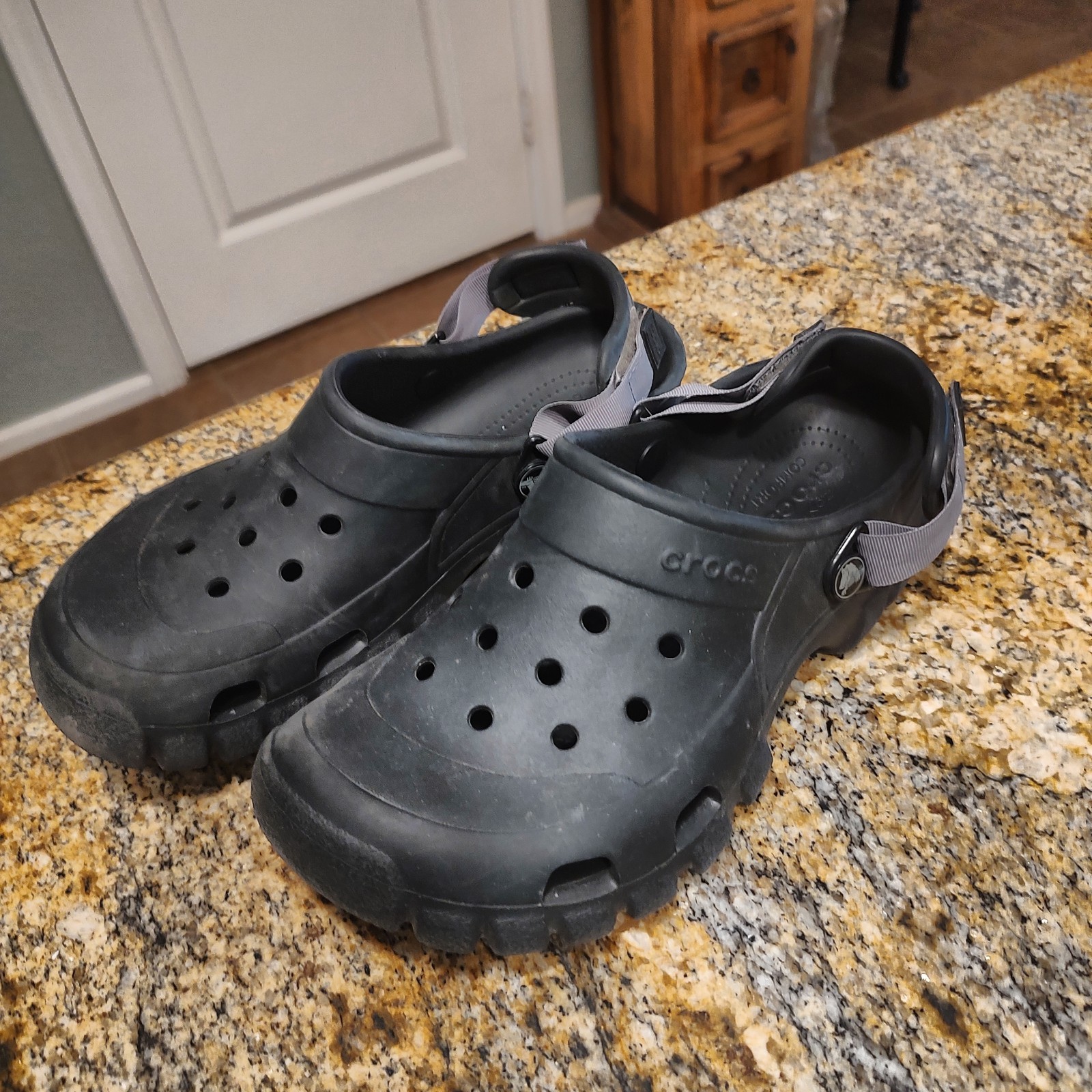 Black Women’s / Mens Crocs Offroad Sport Clogs Size 8M/10W