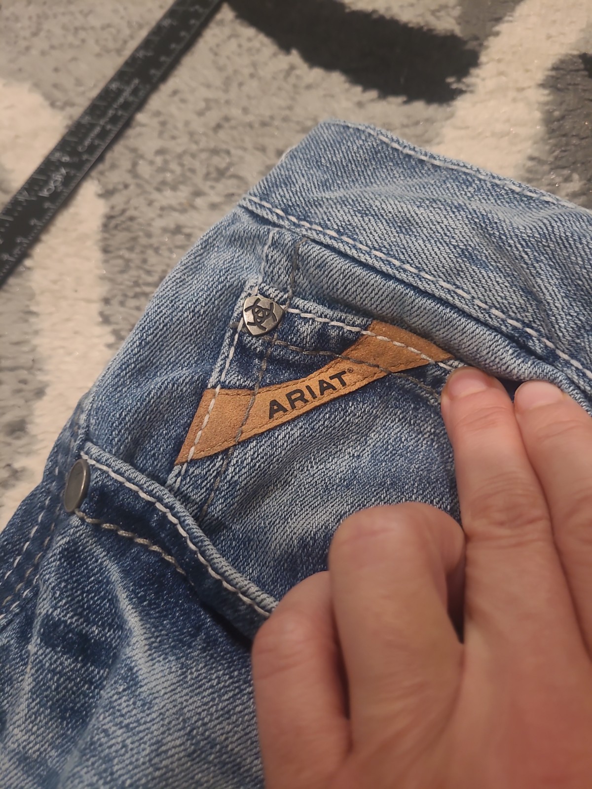 Ariat M2 Traditional Relaxed Boot Cut Jeans Mens 34×32 Med Wash Denim Shasta