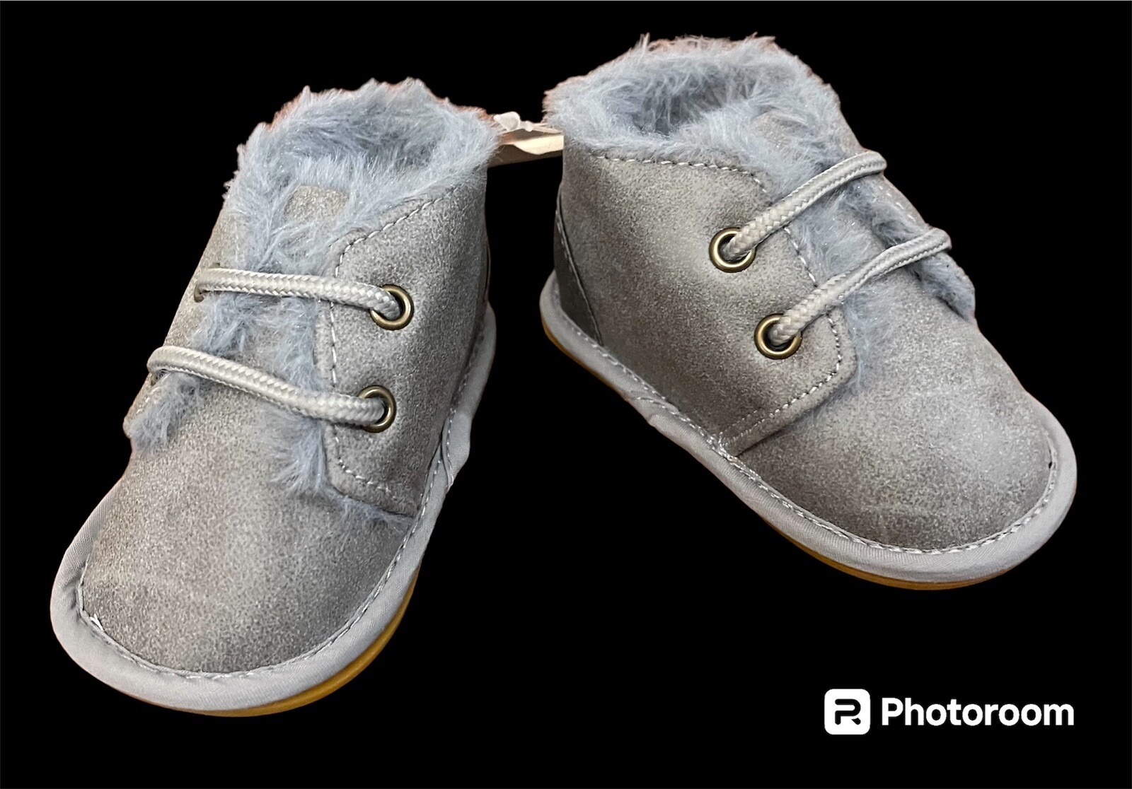 *Baby Gender Neutral Gray Boots with Fur Size 0-6 Months New With Tags*