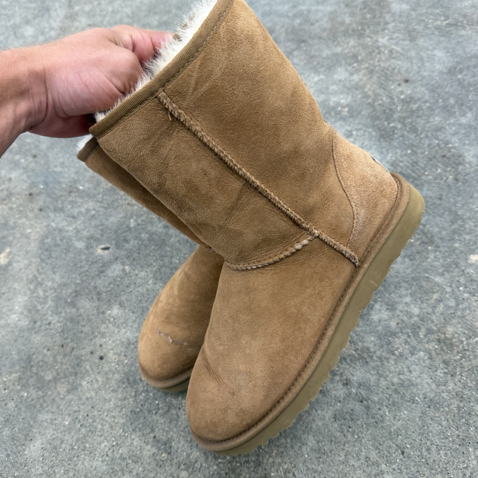 UGG Australia Womens Classic Boots 5825 Chestnut Sheepskin Size 8
