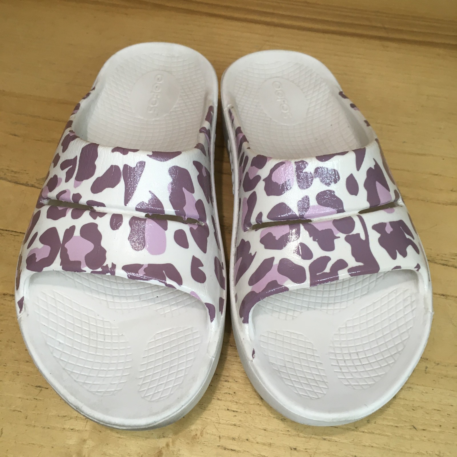 Oofos Ooahh Rose Leopard Comfort Sport Recovery Pink Slide Sandal Size W6 M4