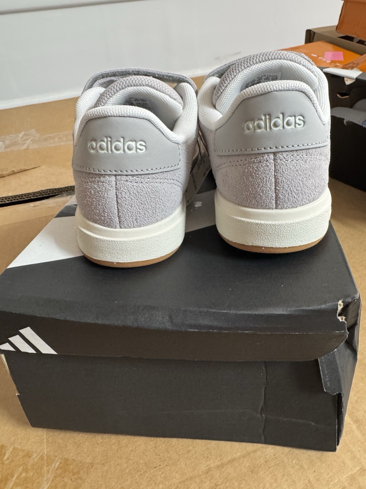 Adidas Grand Court 00s Shoes Grey Two / Off White / Gum Kids Size 2 No Tie