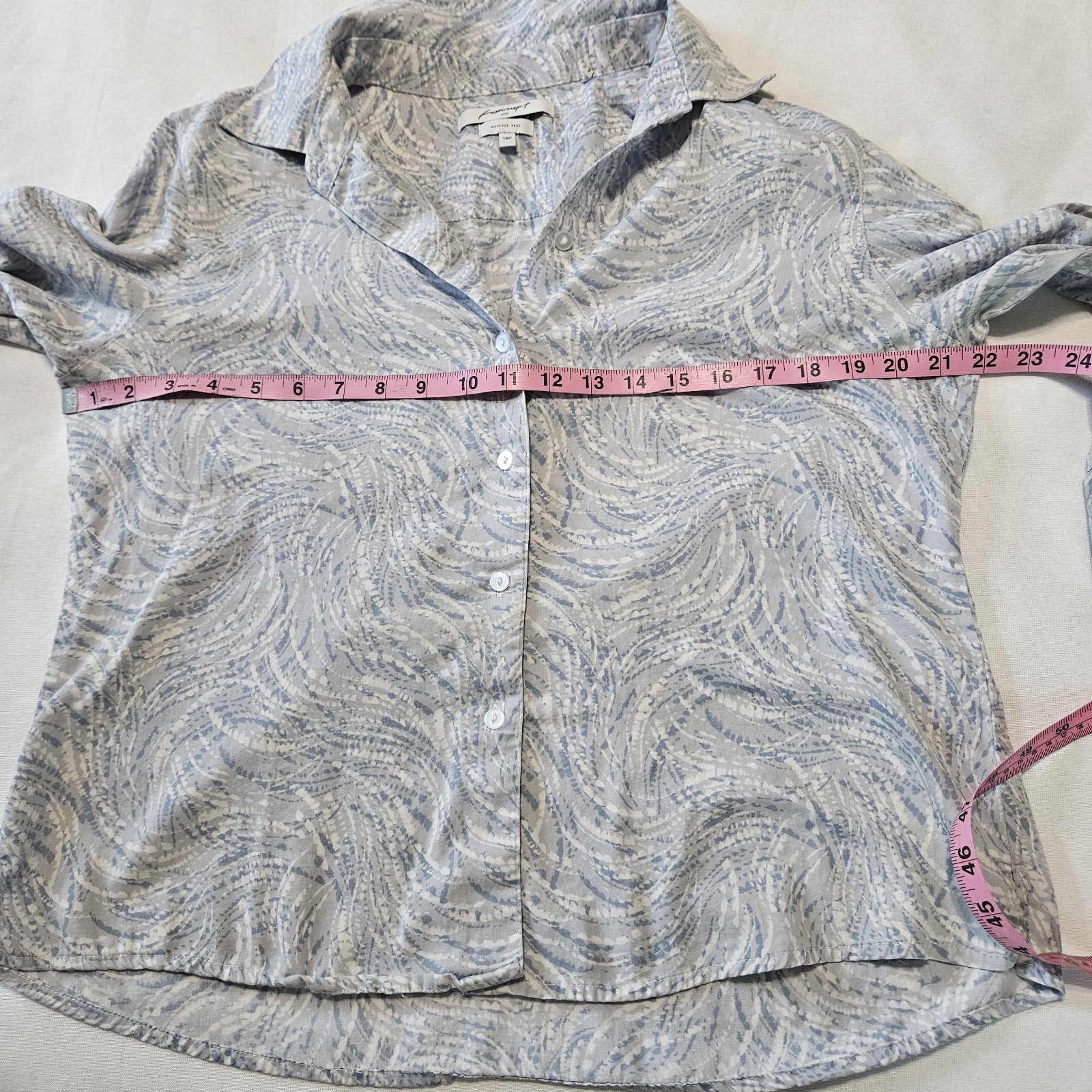 Foxcroft Womens Abstract Button Up Shirt Size 14 Petite Long Sleeve Wrinkle Free