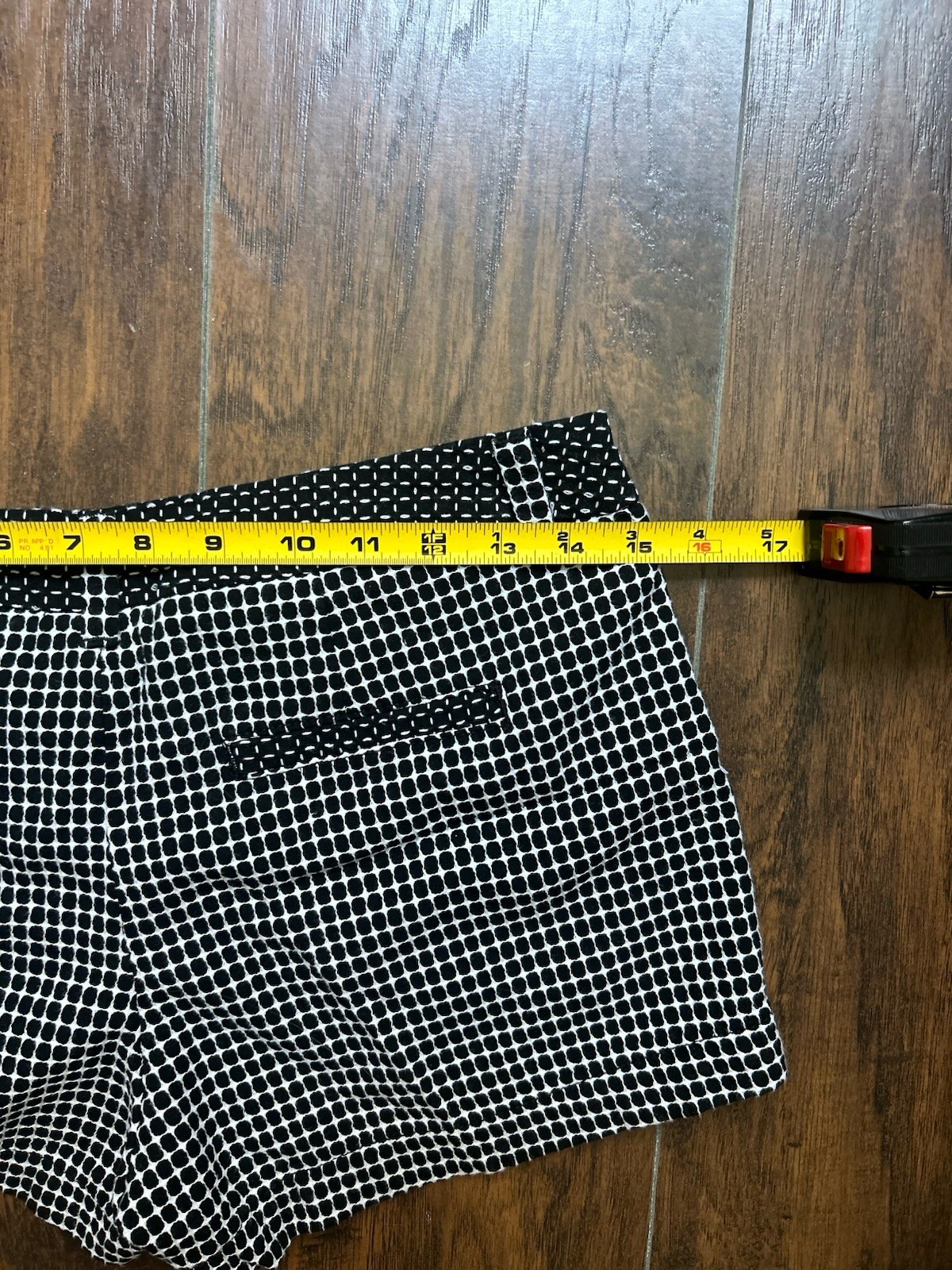 Merona Women’s Shorts Black And White Stitch Design Print Size 4, 100% Cotton