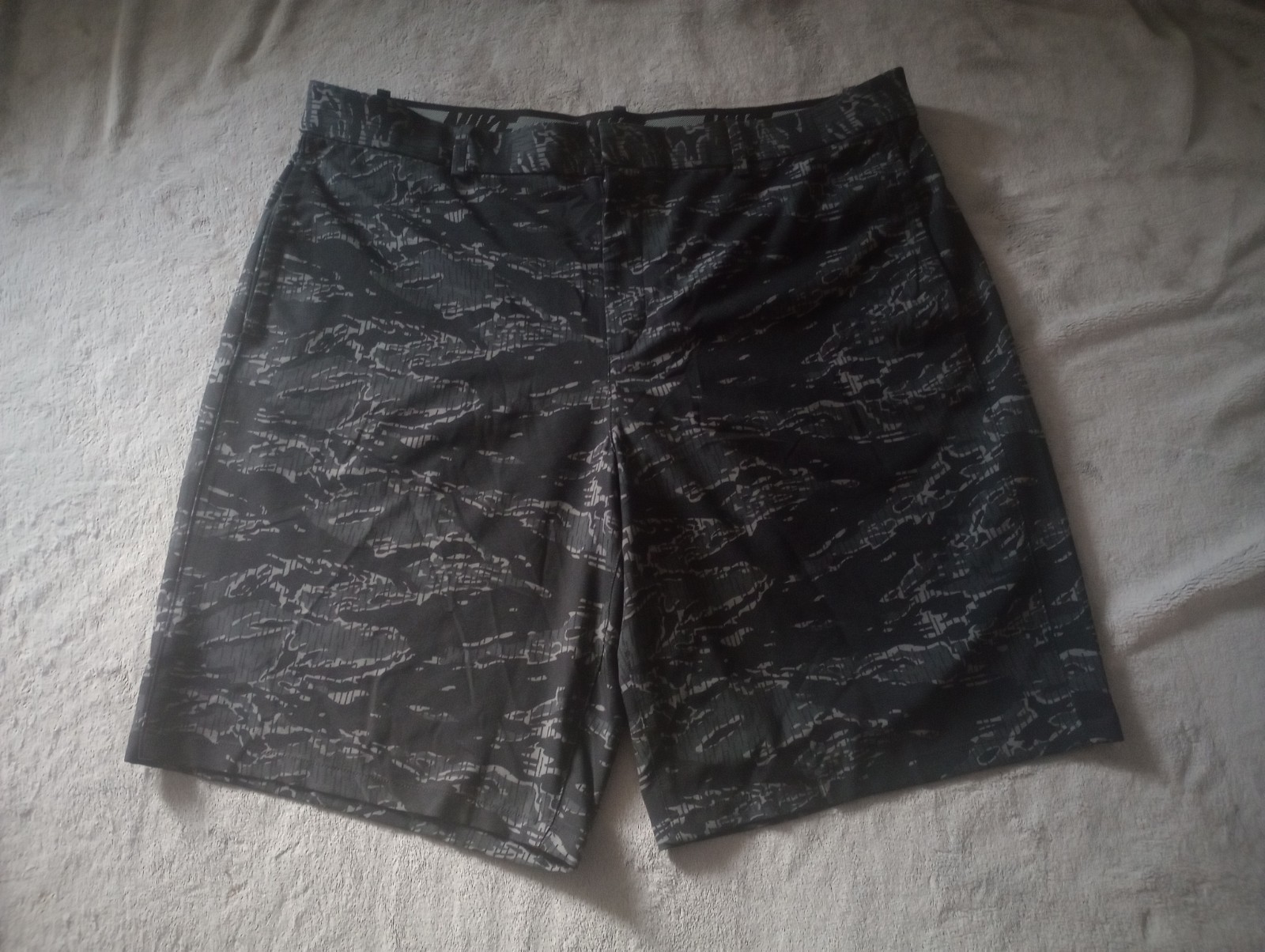 Nike Dri-Fit Shorts Men’s 38×10 Black/Gray Camo Golf Athletic Polyester Stretch