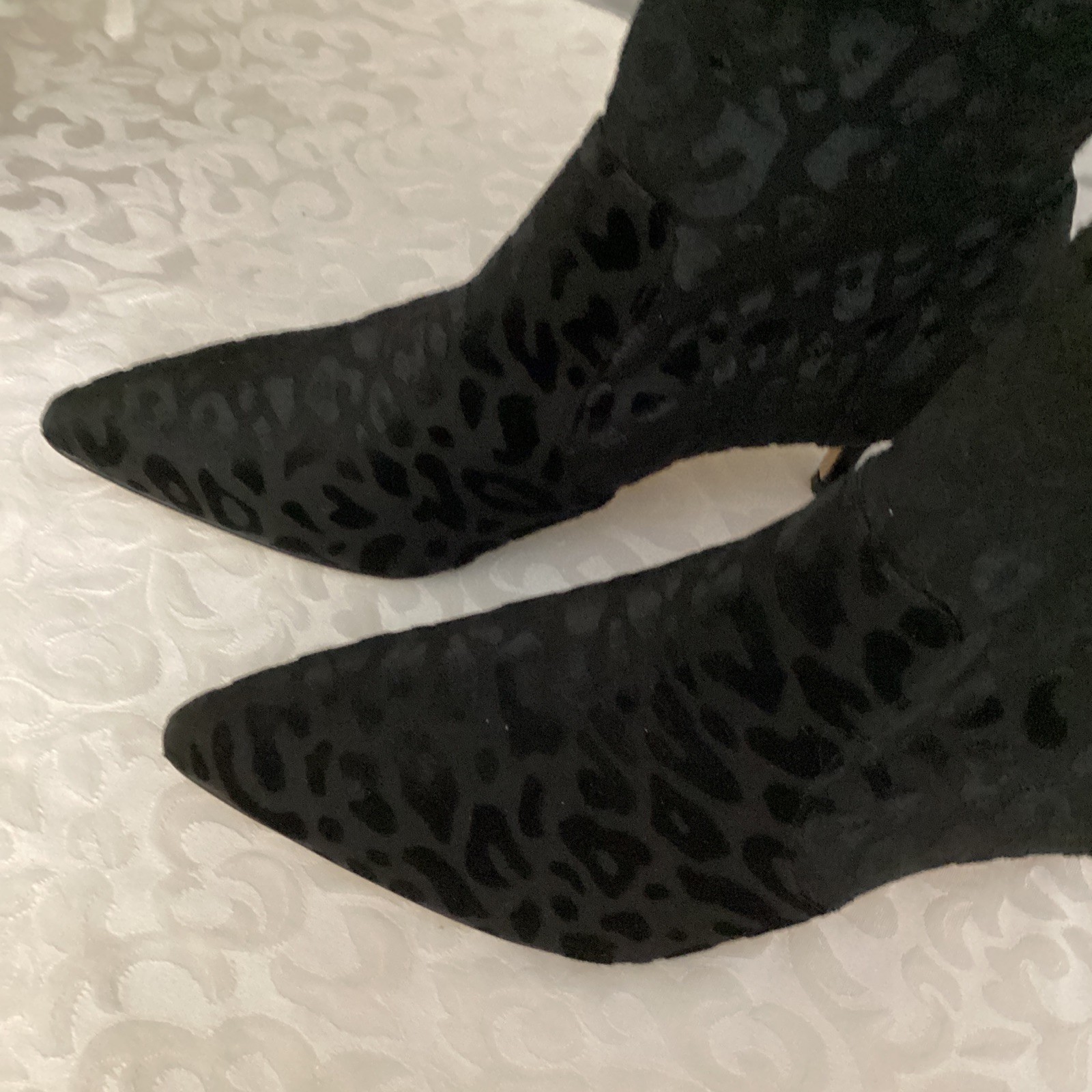 CHARLES by CHARLES DAVID BLKVELVET BOOTS NEW WITHOUT BOX EXCEL CONDITION 7.5