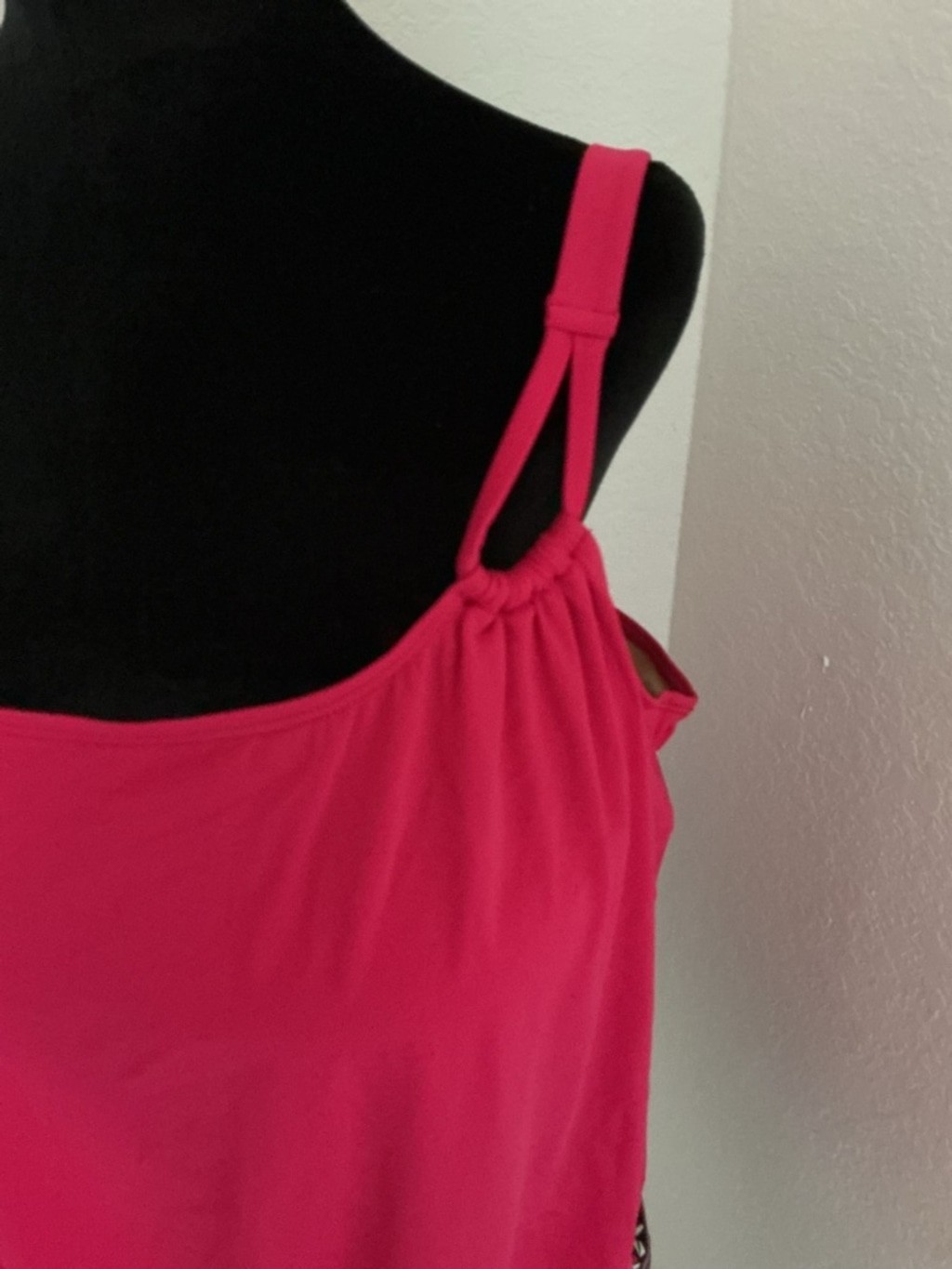Swimsuits For All Pink Tankini Top Size 22 Adjustable Straps Built-In Bra