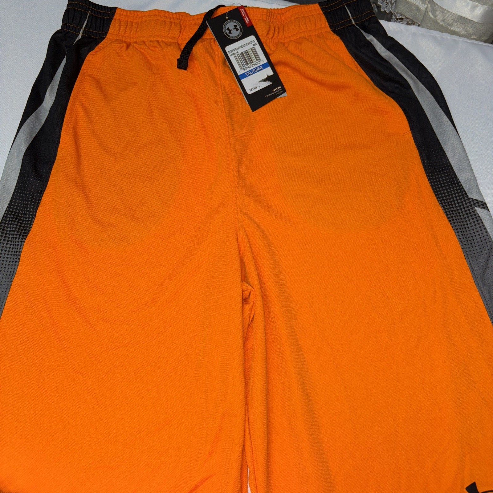 Under Armour NWT Youth XL Basketball Type Long Shorts Orange Loose Keep Cool