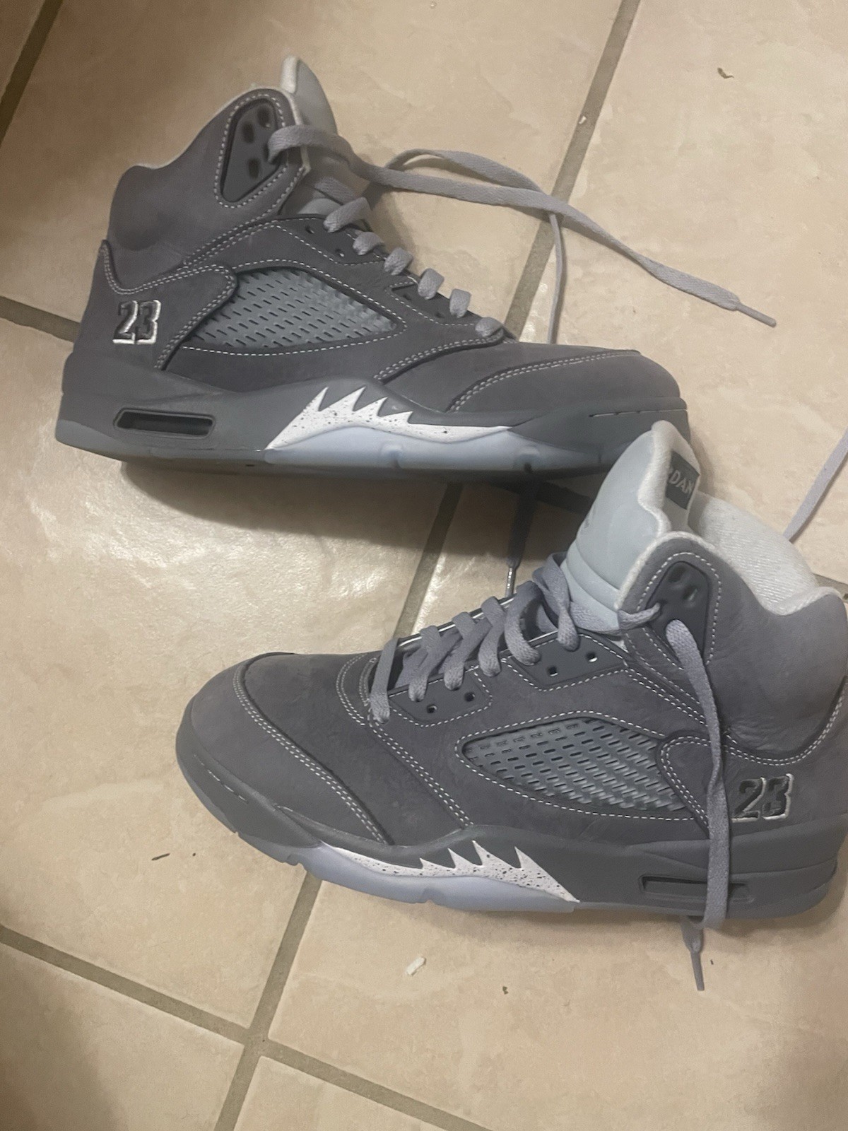 Jordan Air Jordan 5 Men’s Gray Mid Top Lace-Up Basketball Athletic Sneakers