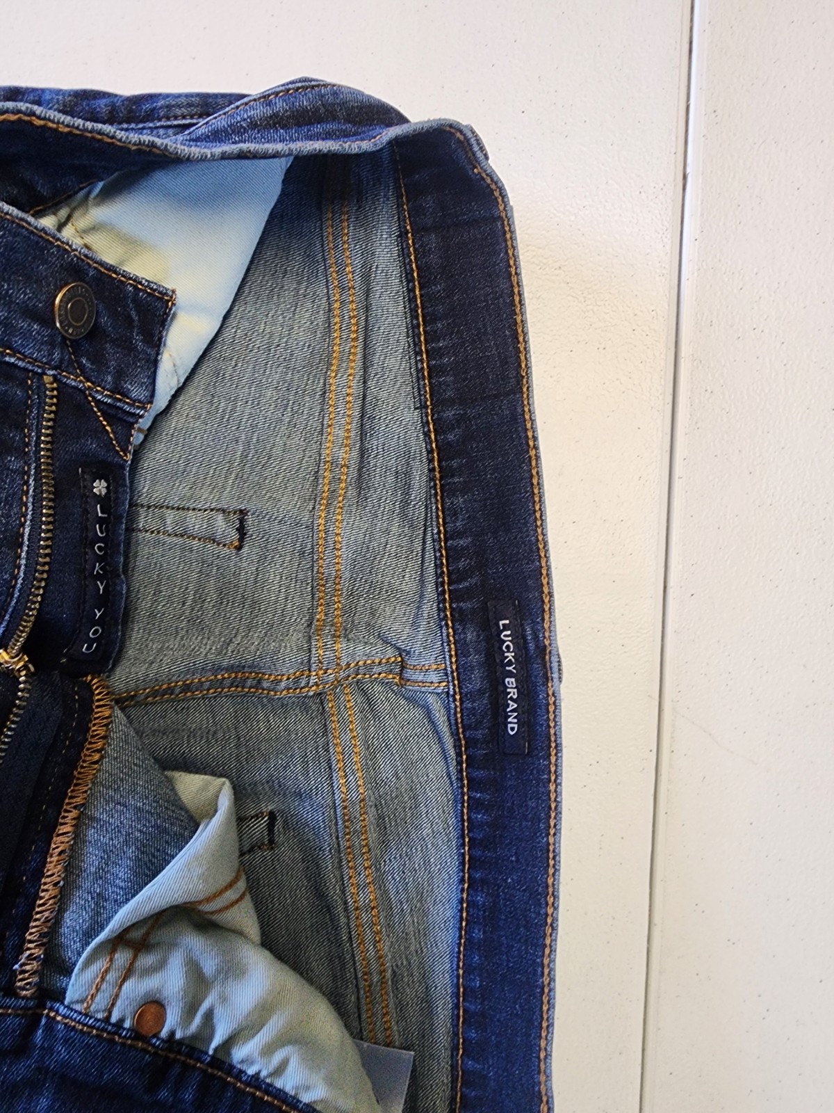 Lucky Brand 410 Athletic Slim Fit Men’s Jean – Parivale, 32×30