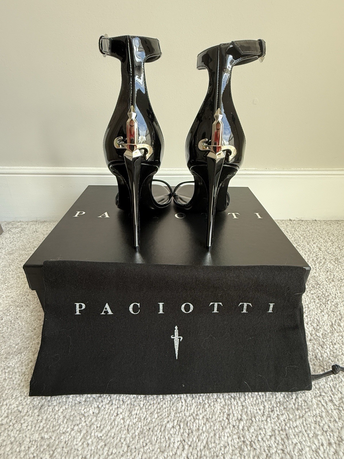 Brand NEW Paciotti Dagger Heel 40 EU 10 US