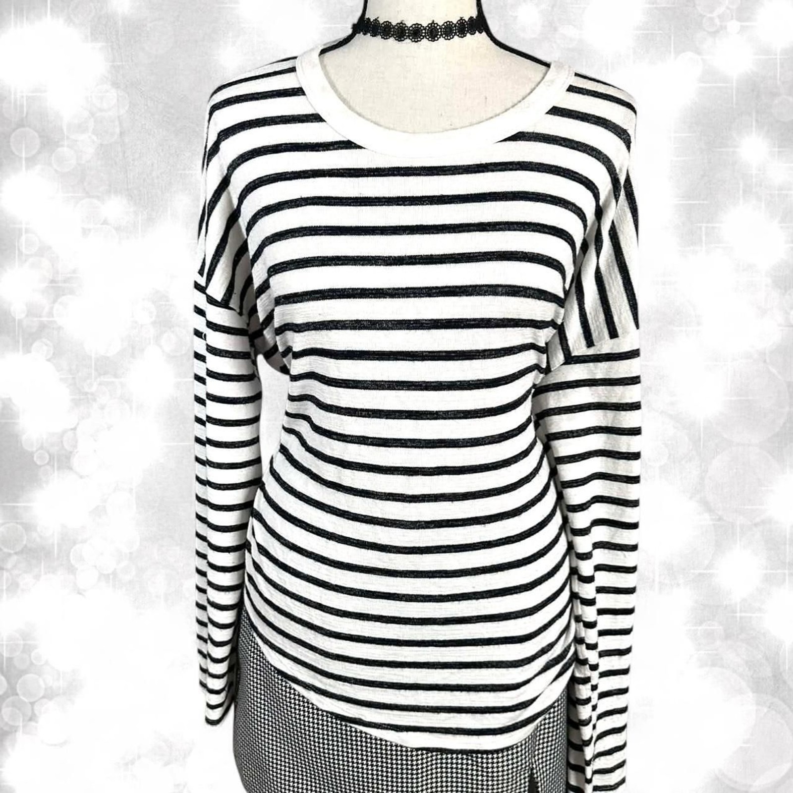 Chic Y2K striped long sleeve top. Coquette, French style, minimalist
