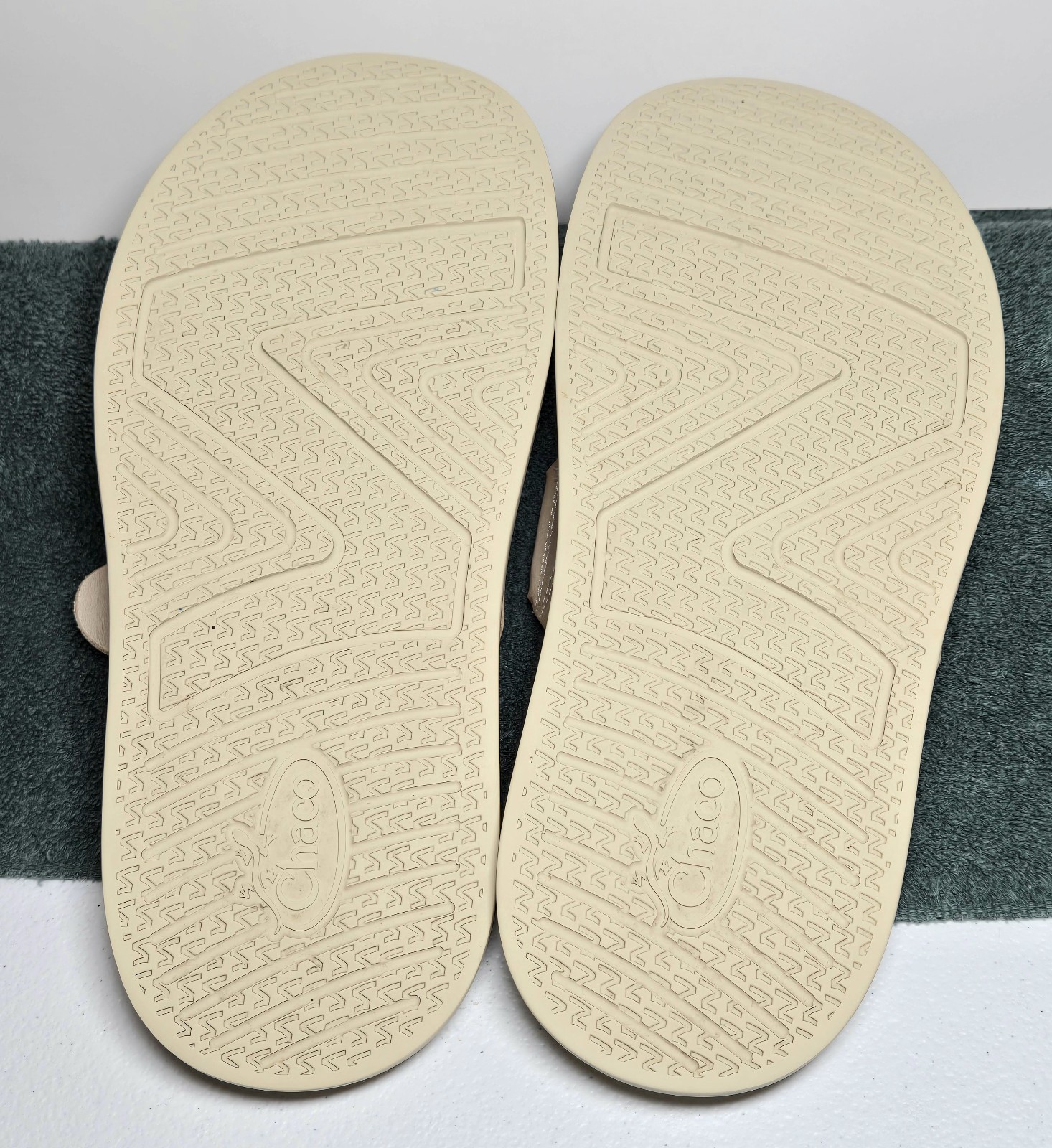Chaco Lowdown Slide Sandals Women’s 9 Taupe Blush Leather Adjustable Comfort