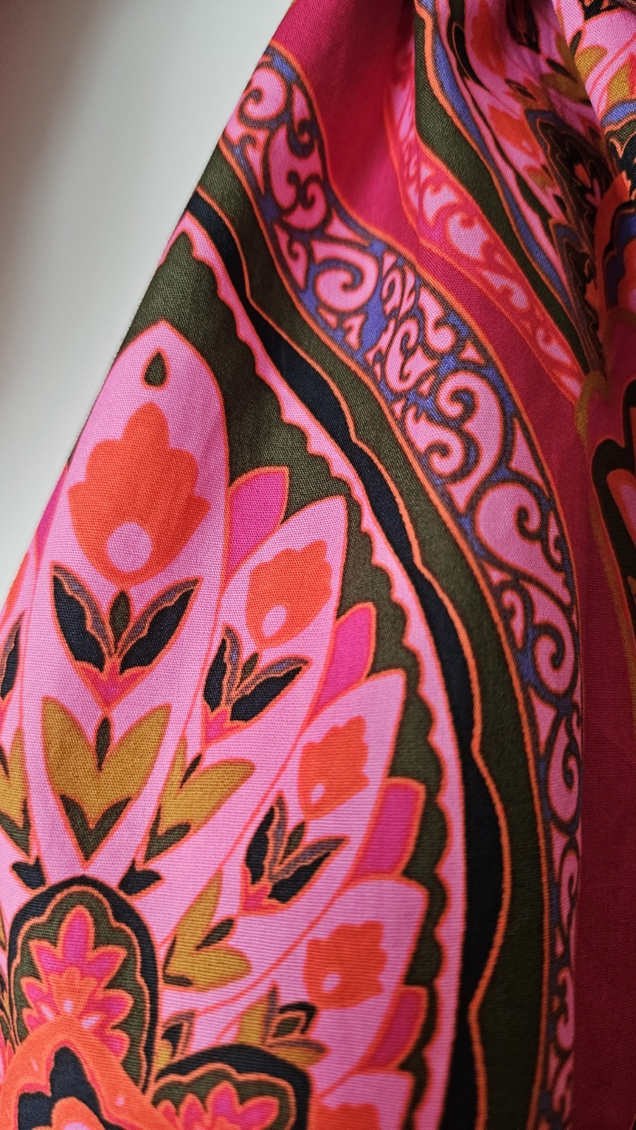 SUGARLIPS Pink Multicolor Paisley V-Neck Puff Sleeve Mini Dress w/POCKETS. Med