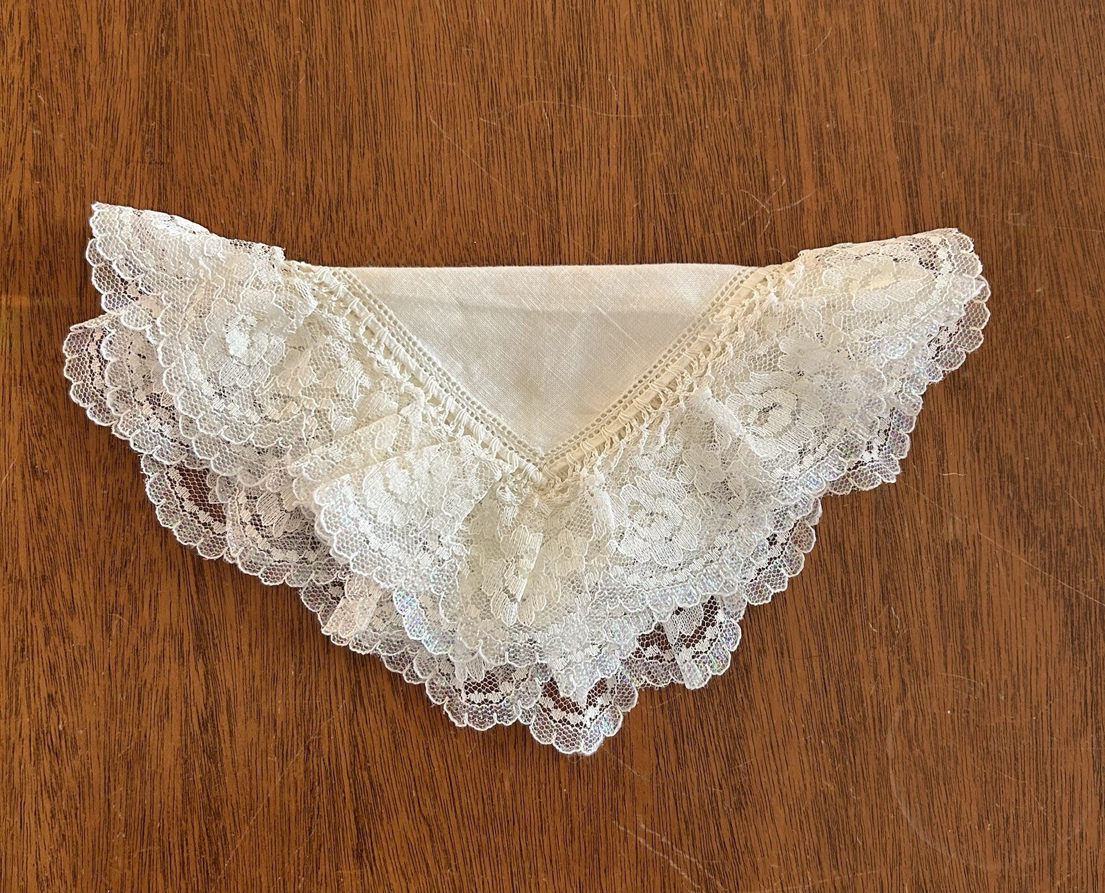 Vtg Wedding Handkerchief Linen 2″ Iridescent Lace Edge 14″ Hankie Tatted Edge