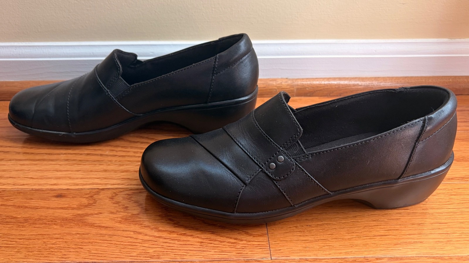 Clarks Angie Pearl Womens Black Leather 64068 Slip On Shoes Soze 8.5