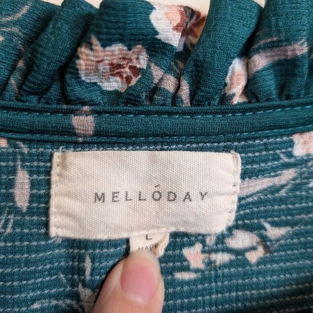 Melloday Floral Ruffle Neck Blouse