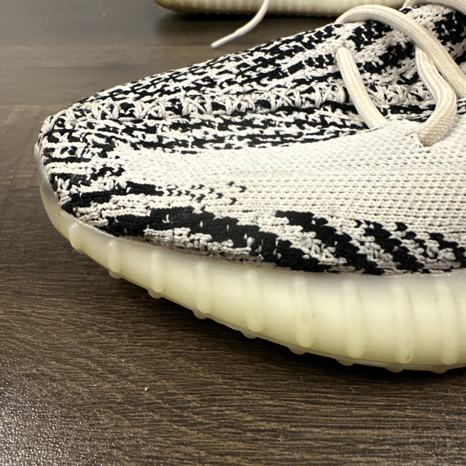 Adidas Yeezy Boost 350 V2 Low Zebra ( Size 9 ) V1