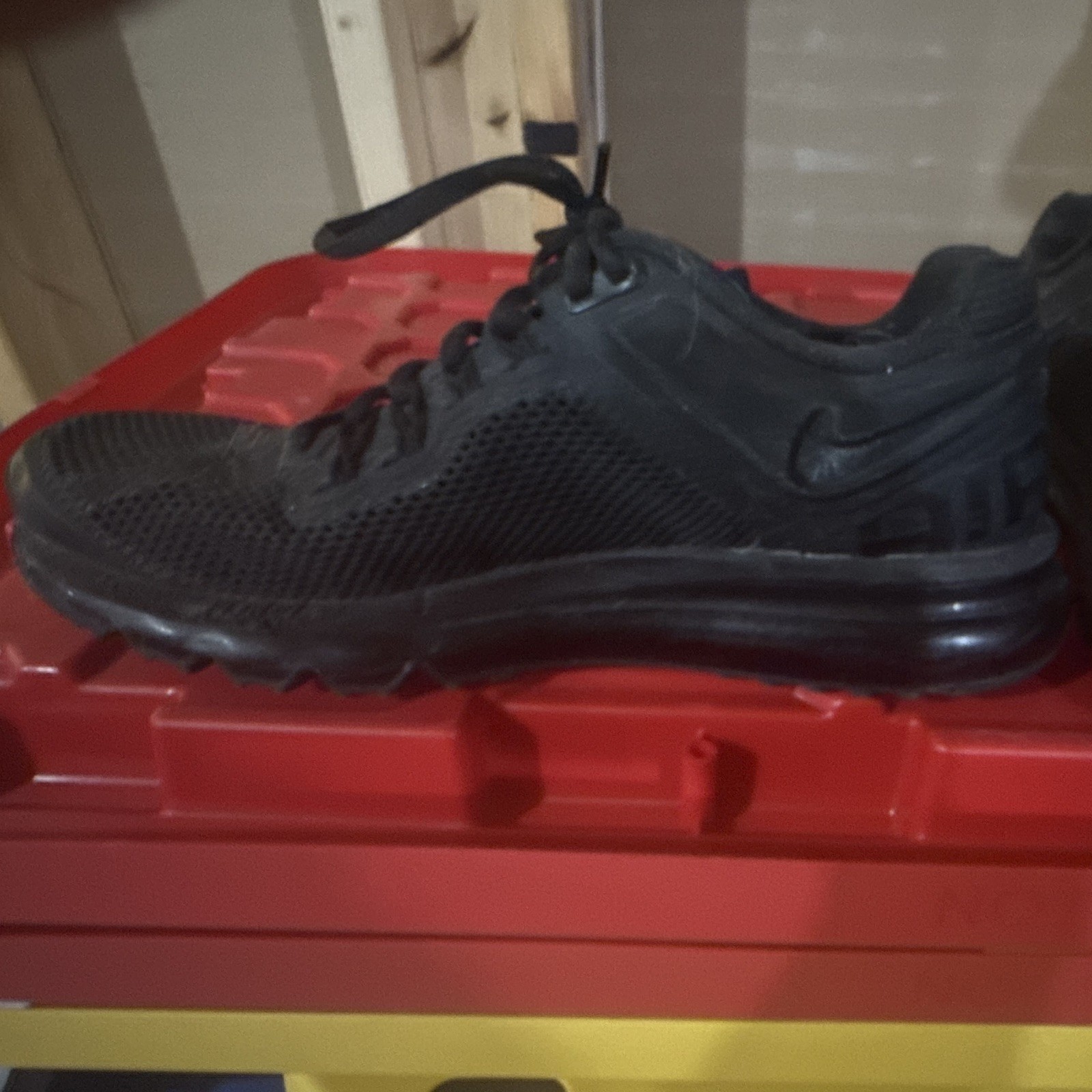 Nike Air Max 2013 Triple Black Men’s Low Top Lace Up Mesh Sneakers FZ3156-010