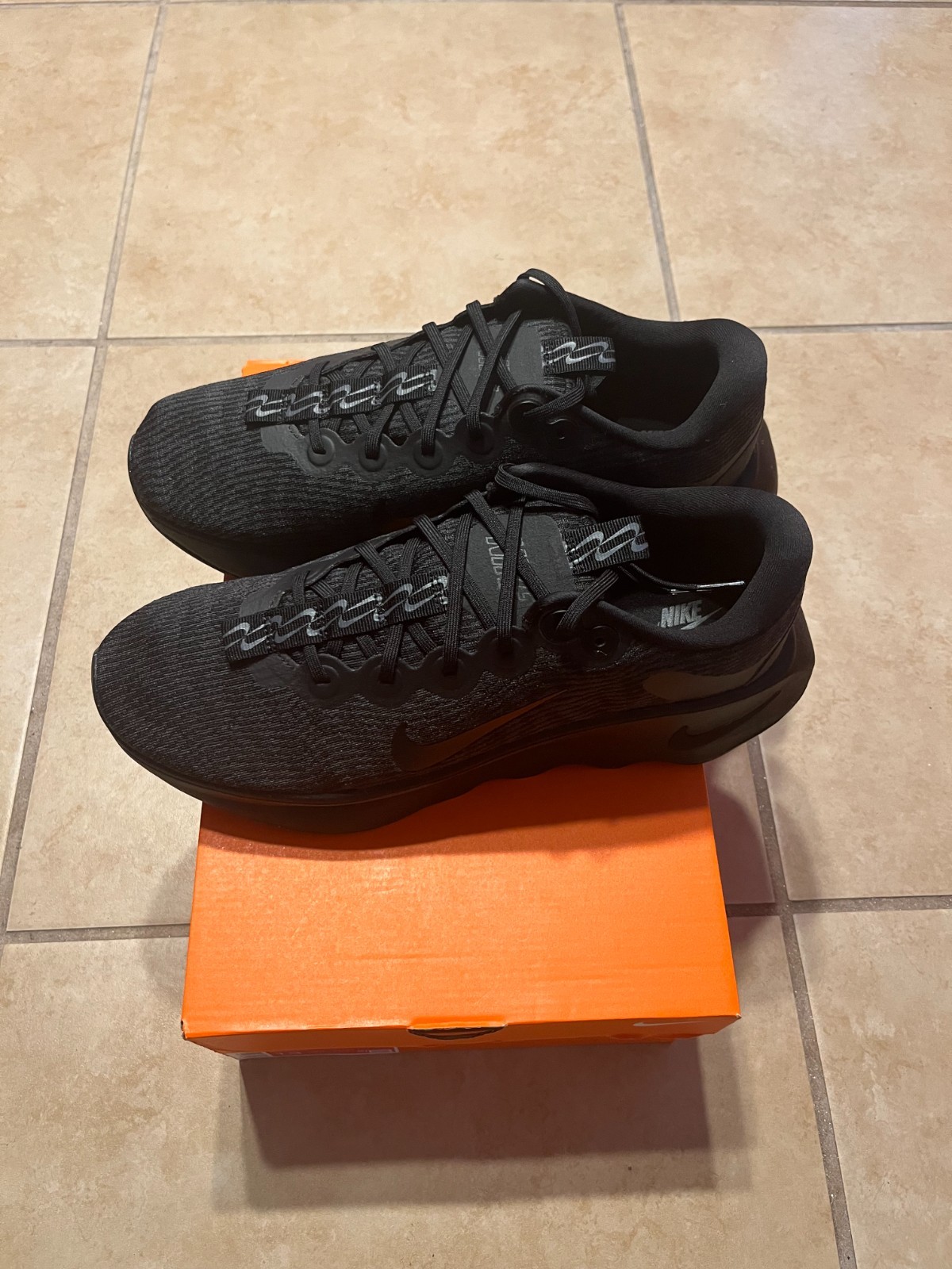 Nike Motiva Triple Black Anthracite DV1237-003 Men’s Walking shoe size 13